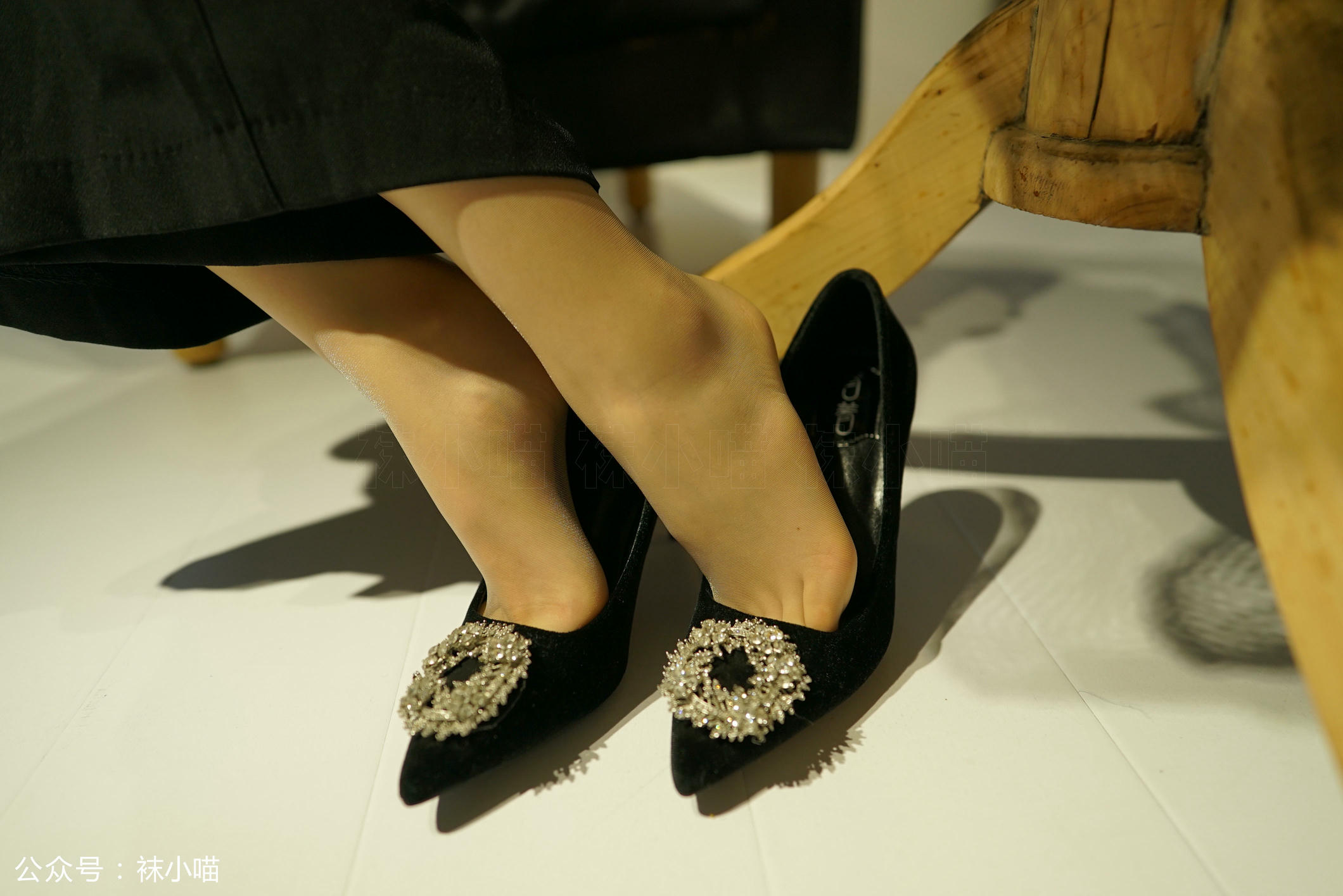 袜小喵 KT136 L总监的裤里丝 [59P+37M]_第3集