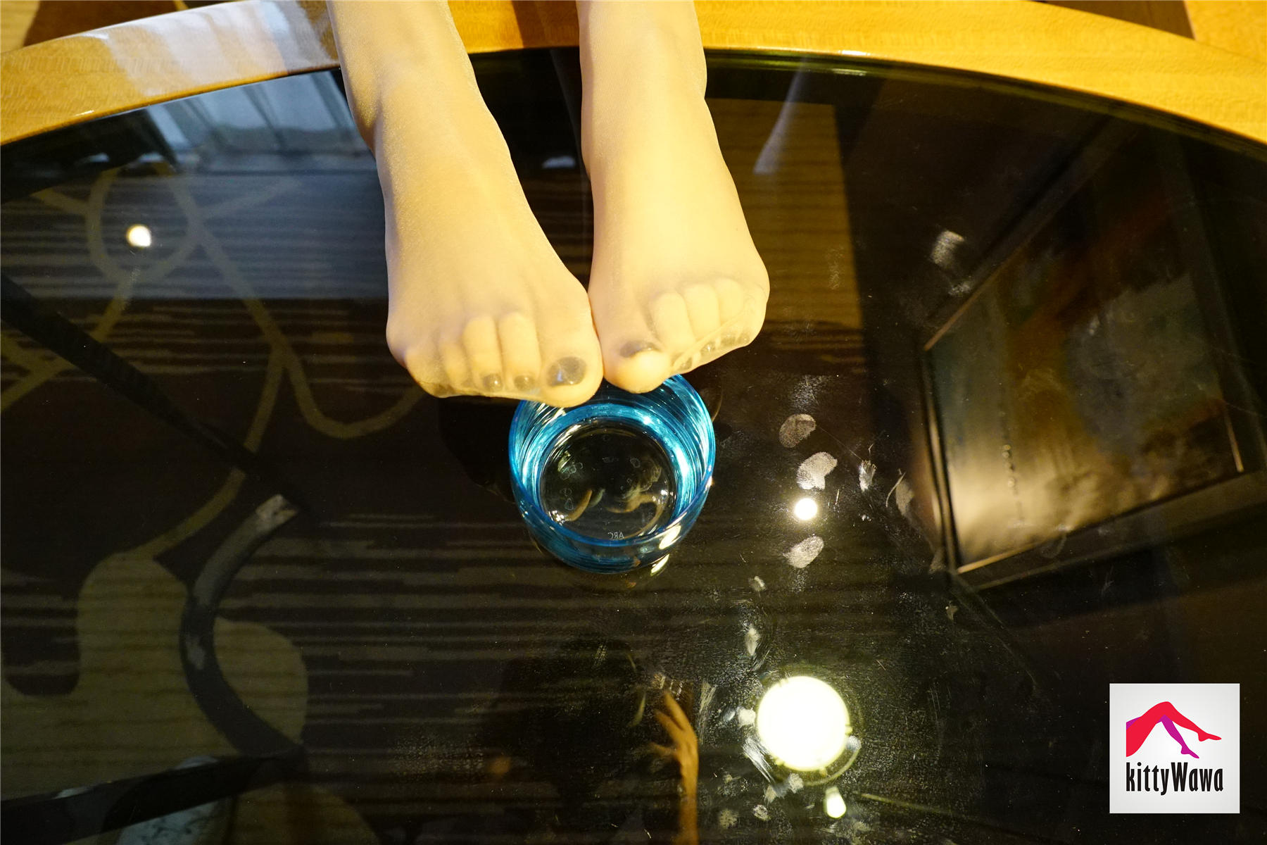 袜小喵 KT014 一女两杯 [99P+22M]_第1集