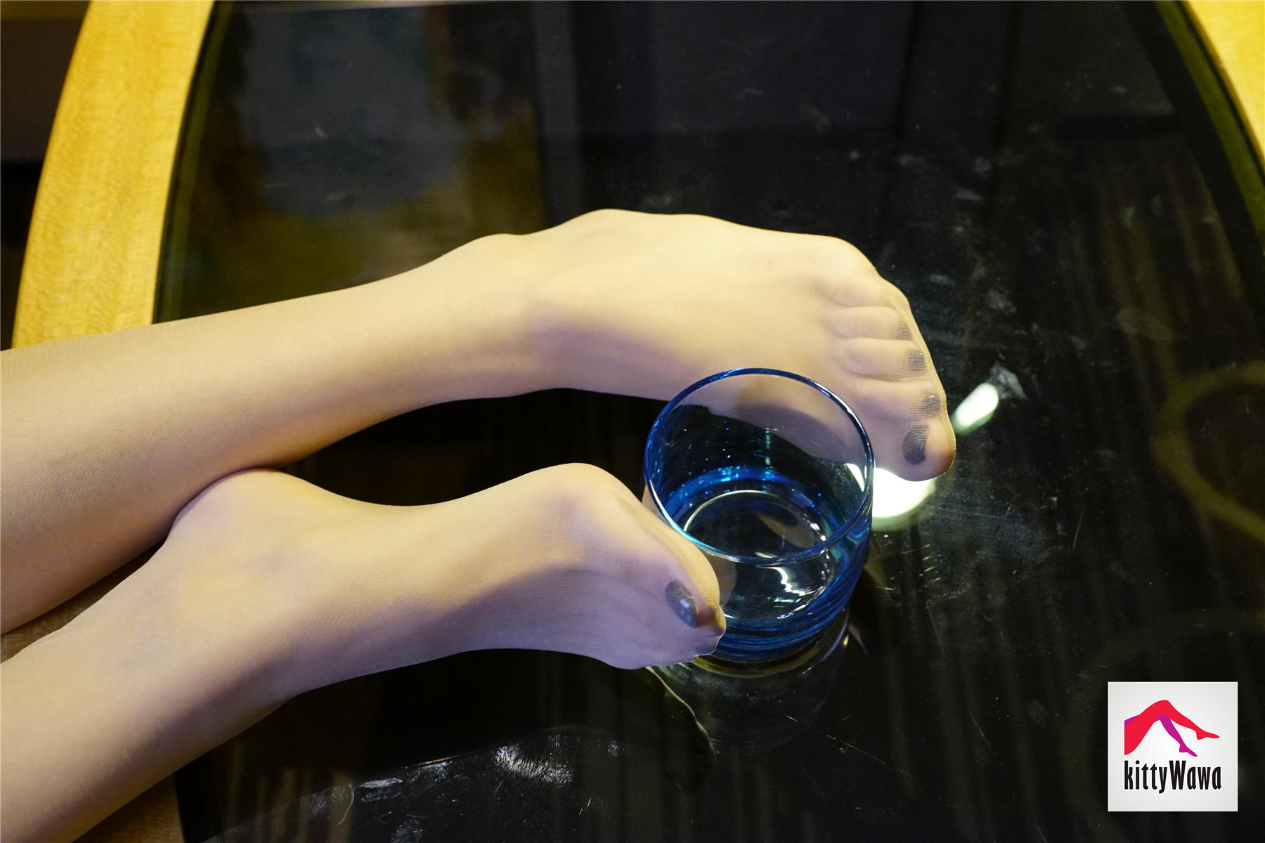 袜小喵 KT014 一女两杯 [99P+22M]_第1集