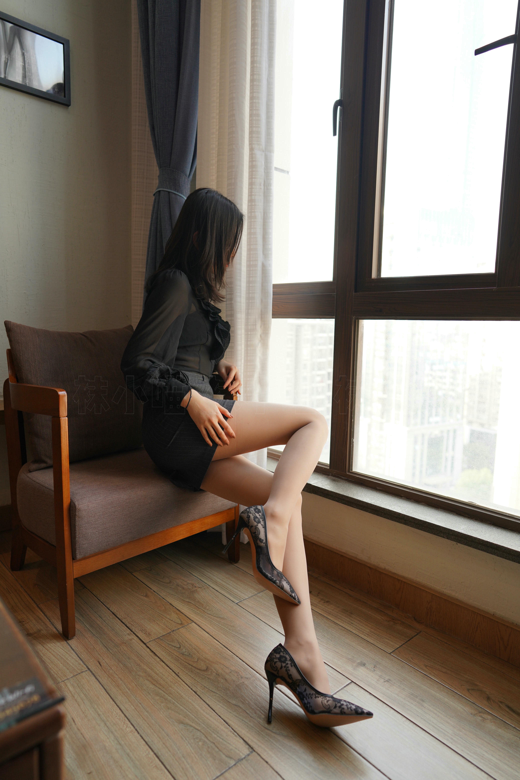 袜小喵 KT172 窗前玩个丝 [60P1V+379M]_第1集