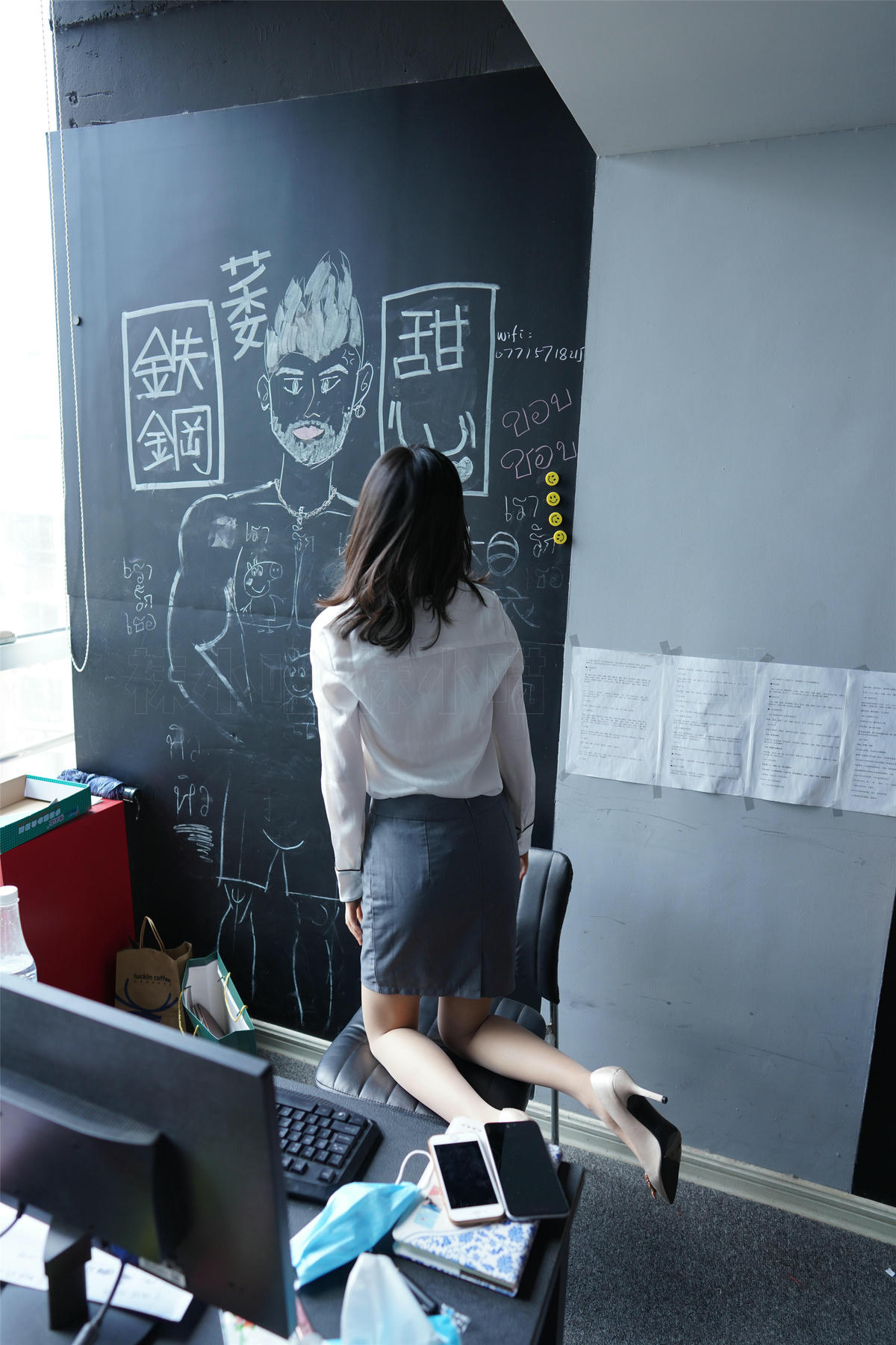 袜小喵 KT176 窥探女上司 [60P+89M]_第1集