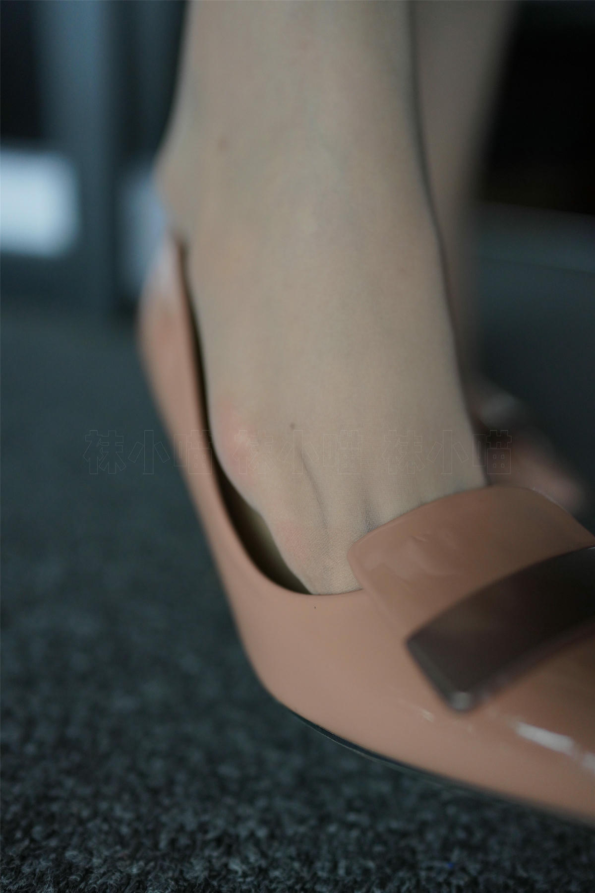 袜小喵 KT186 沉迷L总监 [60P+67M]_第2集