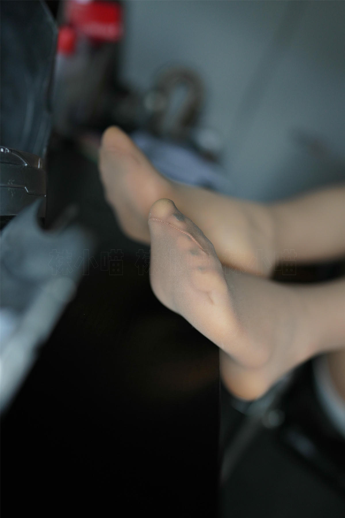 袜小喵 KT186 沉迷L总监 [60P+67M]_第3集