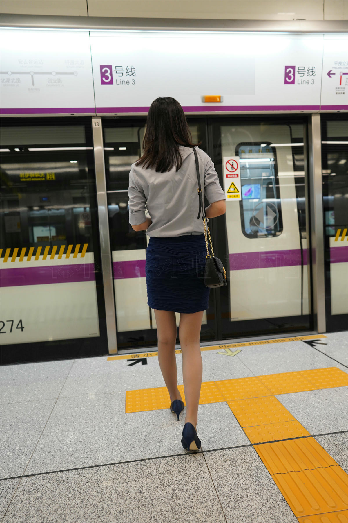 袜小喵 KT187 地铁偶遇 [60P+100M]_第1集