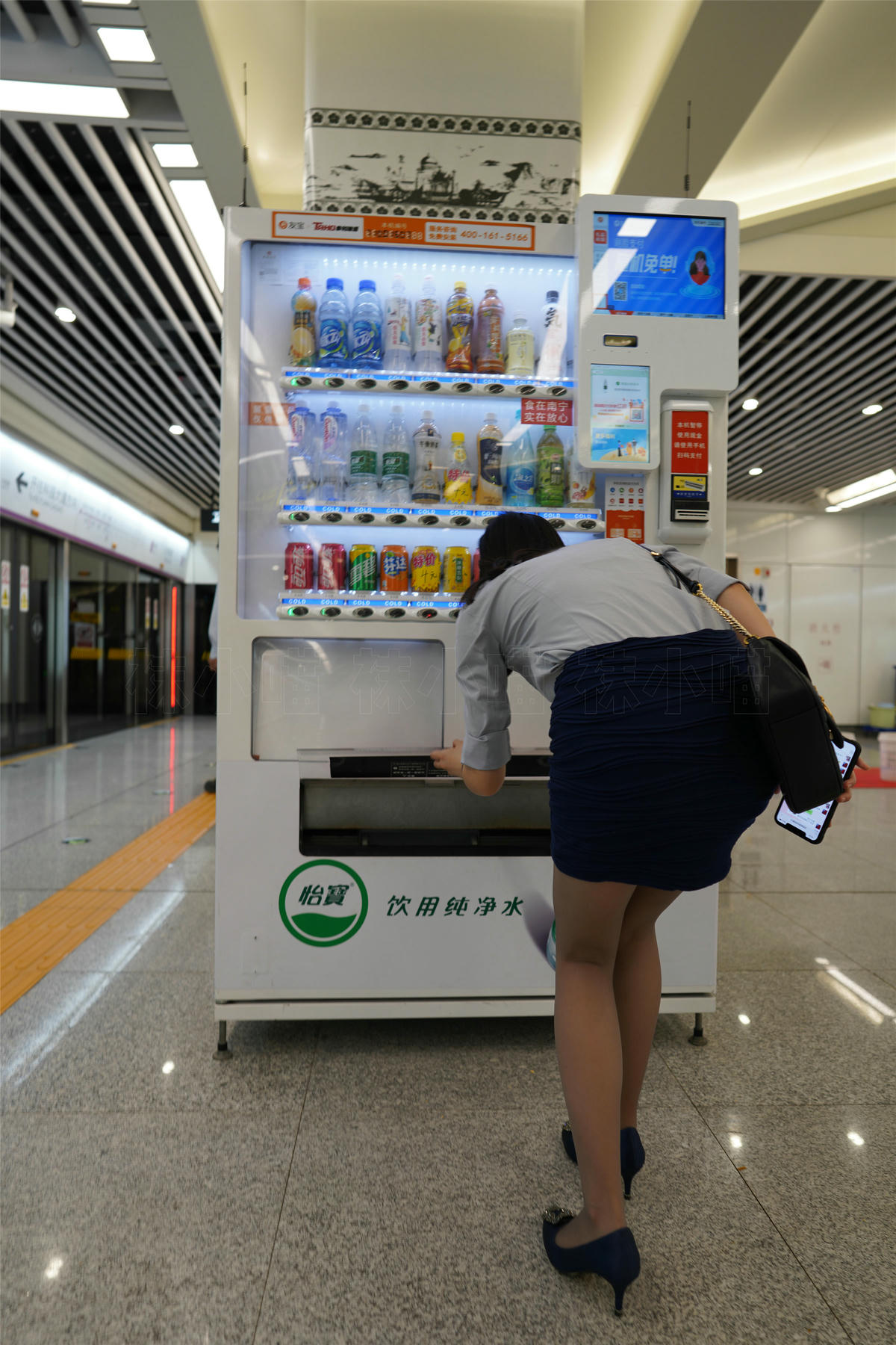 袜小喵 KT187 地铁偶遇 [60P+100M]_第2集