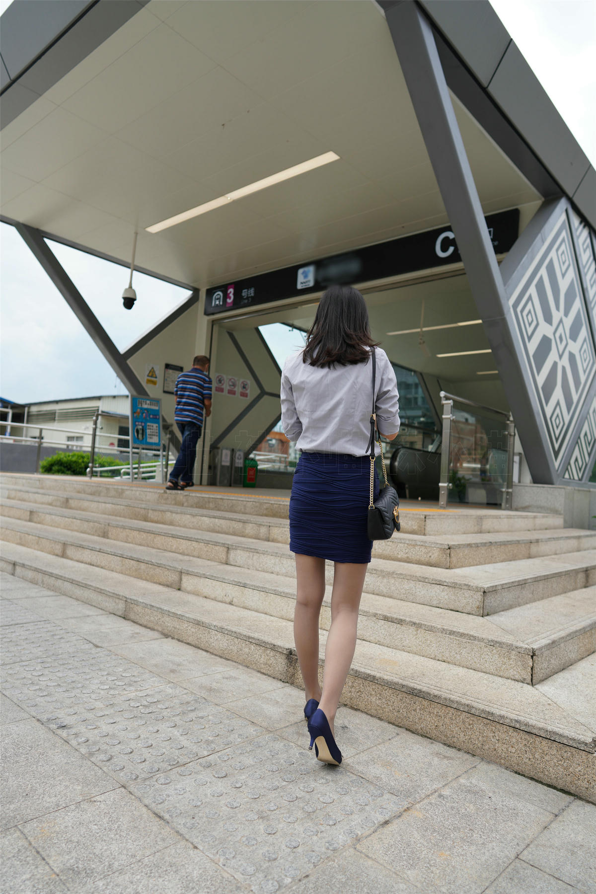 袜小喵 KT187 地铁偶遇 [60P+100M]_第1集