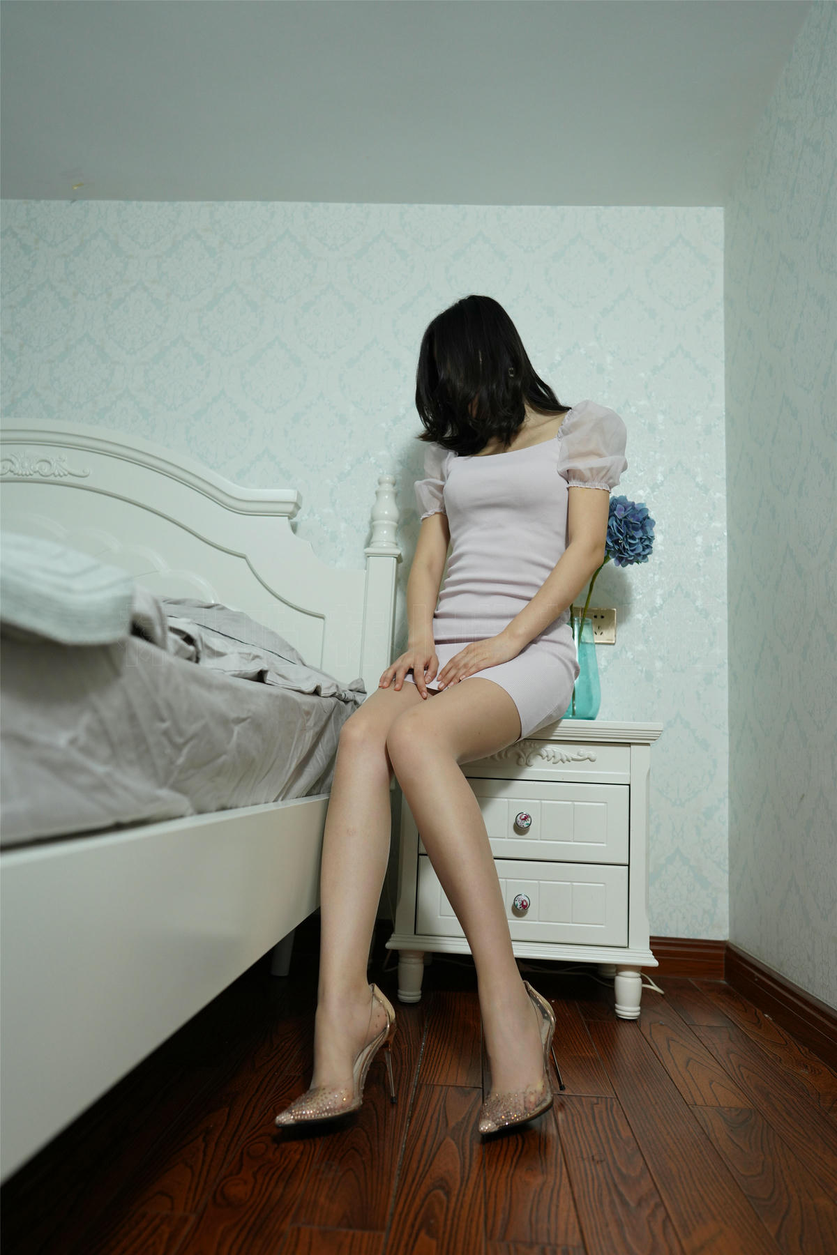 袜小喵 KT189 一个人的房间 [60P+81M]_第2集