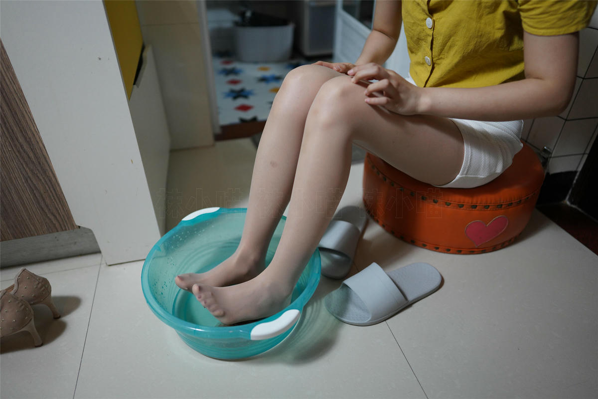 袜小喵 KT192 一起洗脚吗 [60P+101M]_第3集