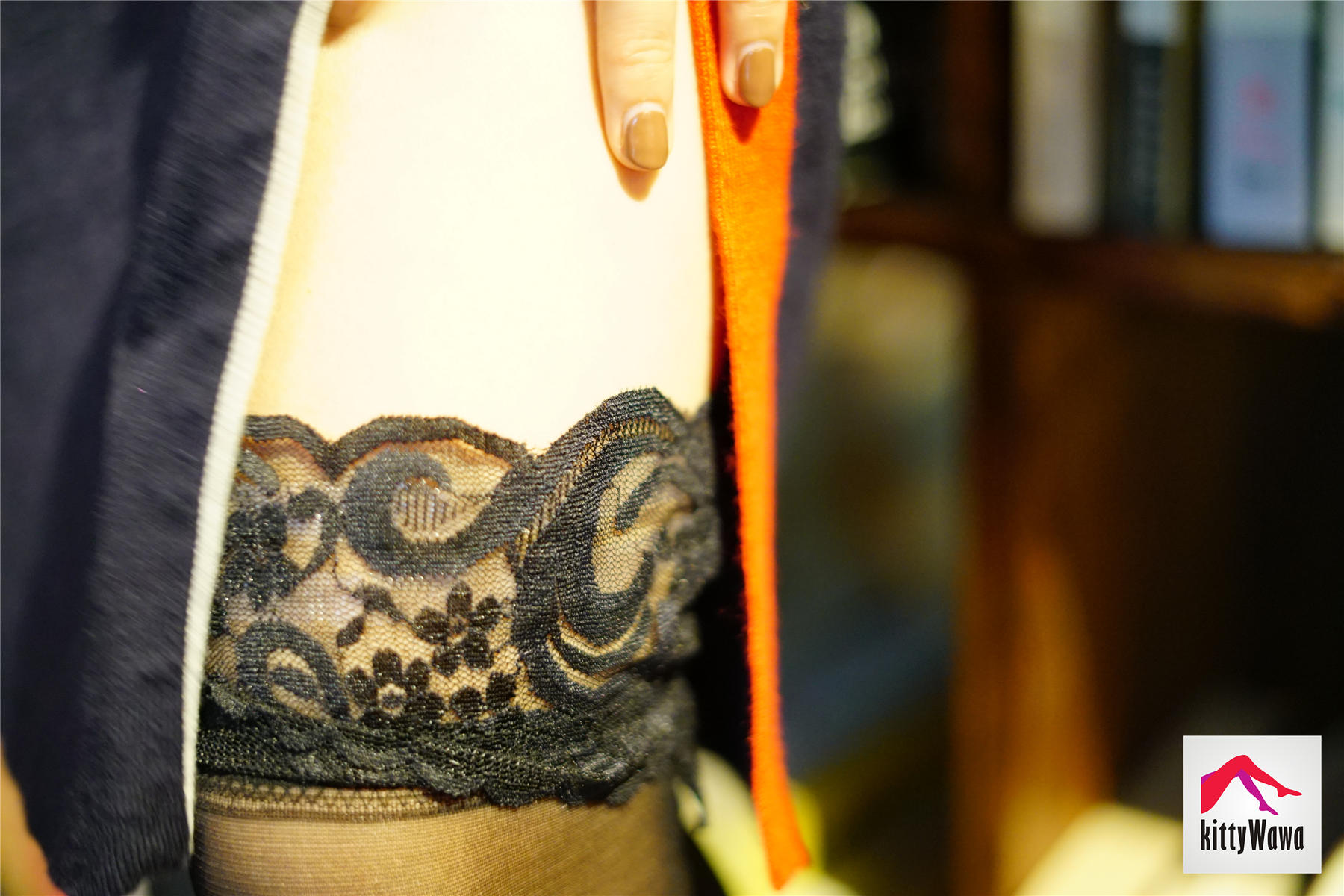 袜小喵 KT020 开叉裙和小蕾丝 [99P+32M]_第2集