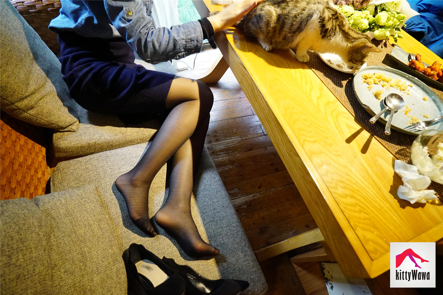 袜小喵 KT020 开叉裙和小蕾丝 [99P+32M]_第2集