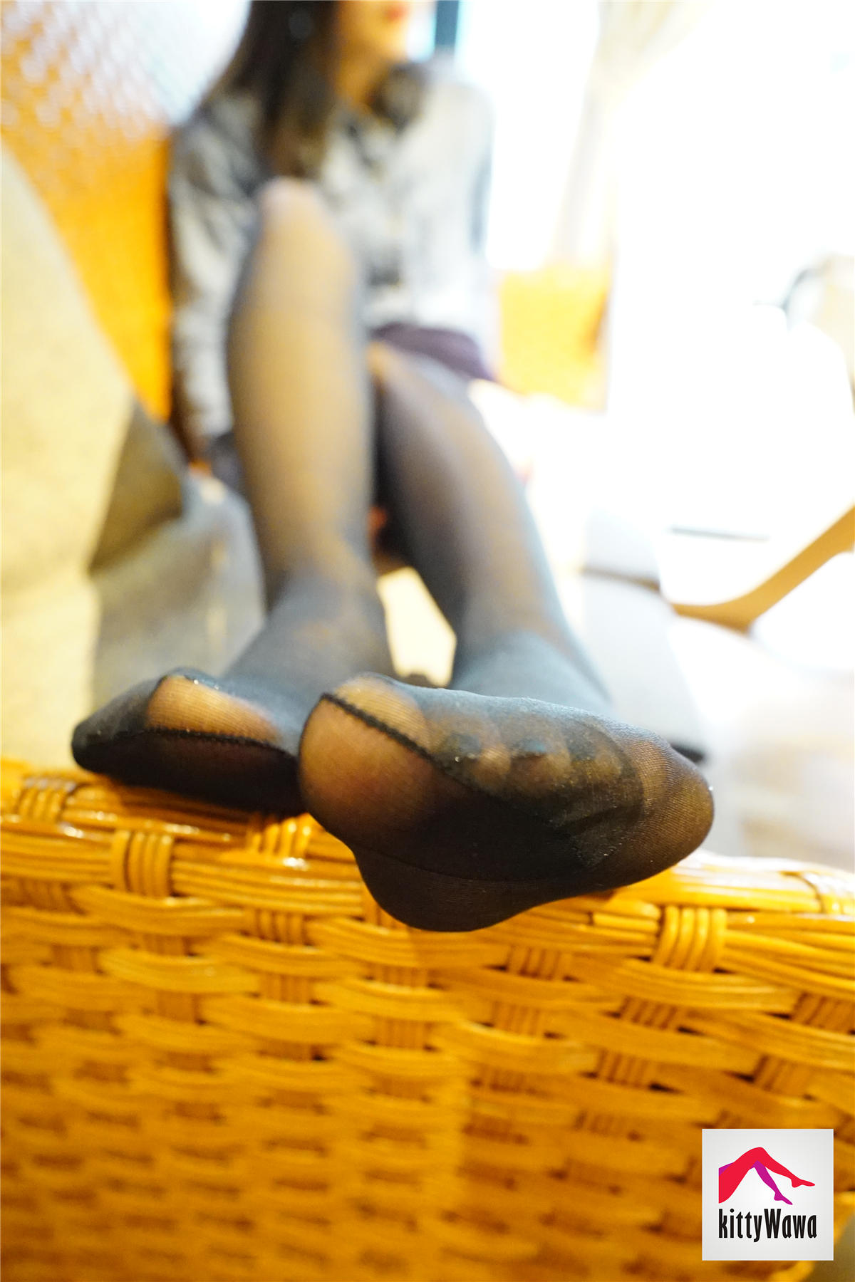 袜小喵 KT020 开叉裙和小蕾丝 [99P+32M]_第3集