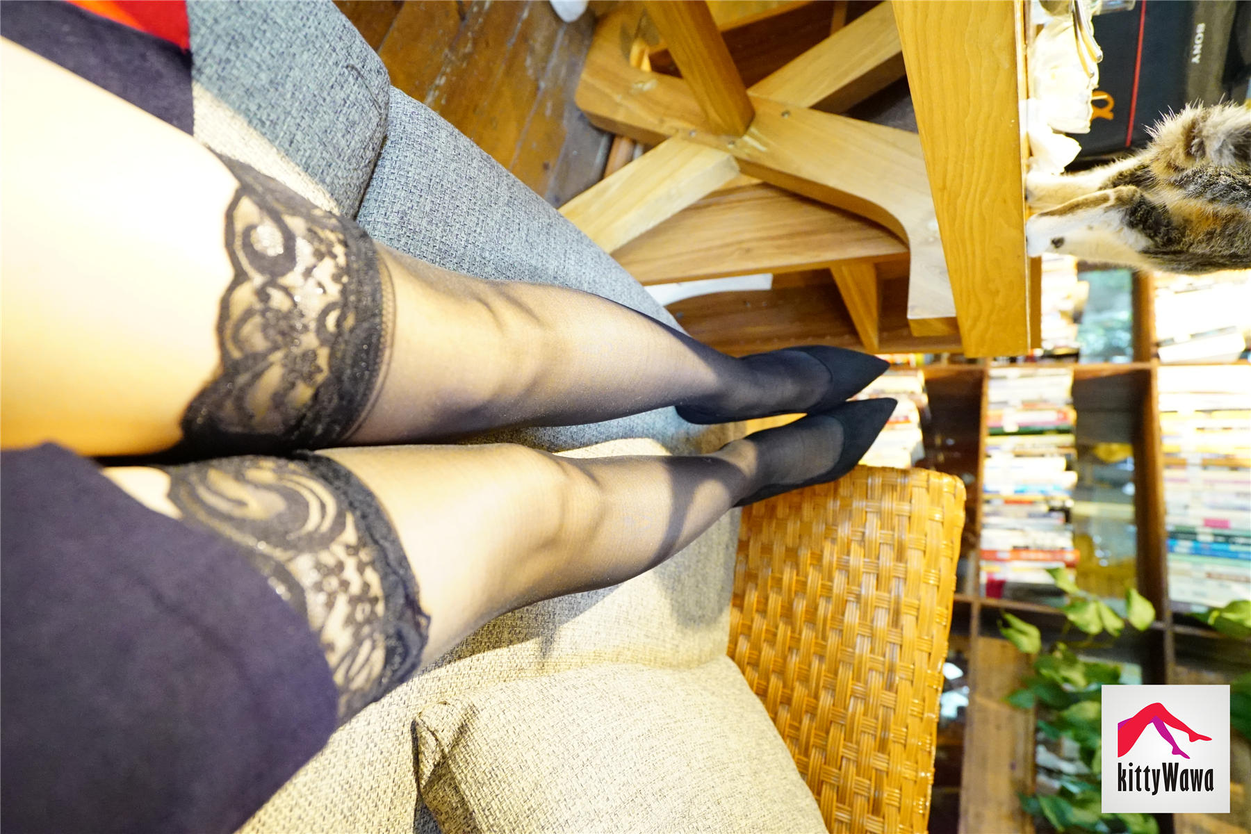 袜小喵 KT020 开叉裙和小蕾丝 [99P+32M]_第3集