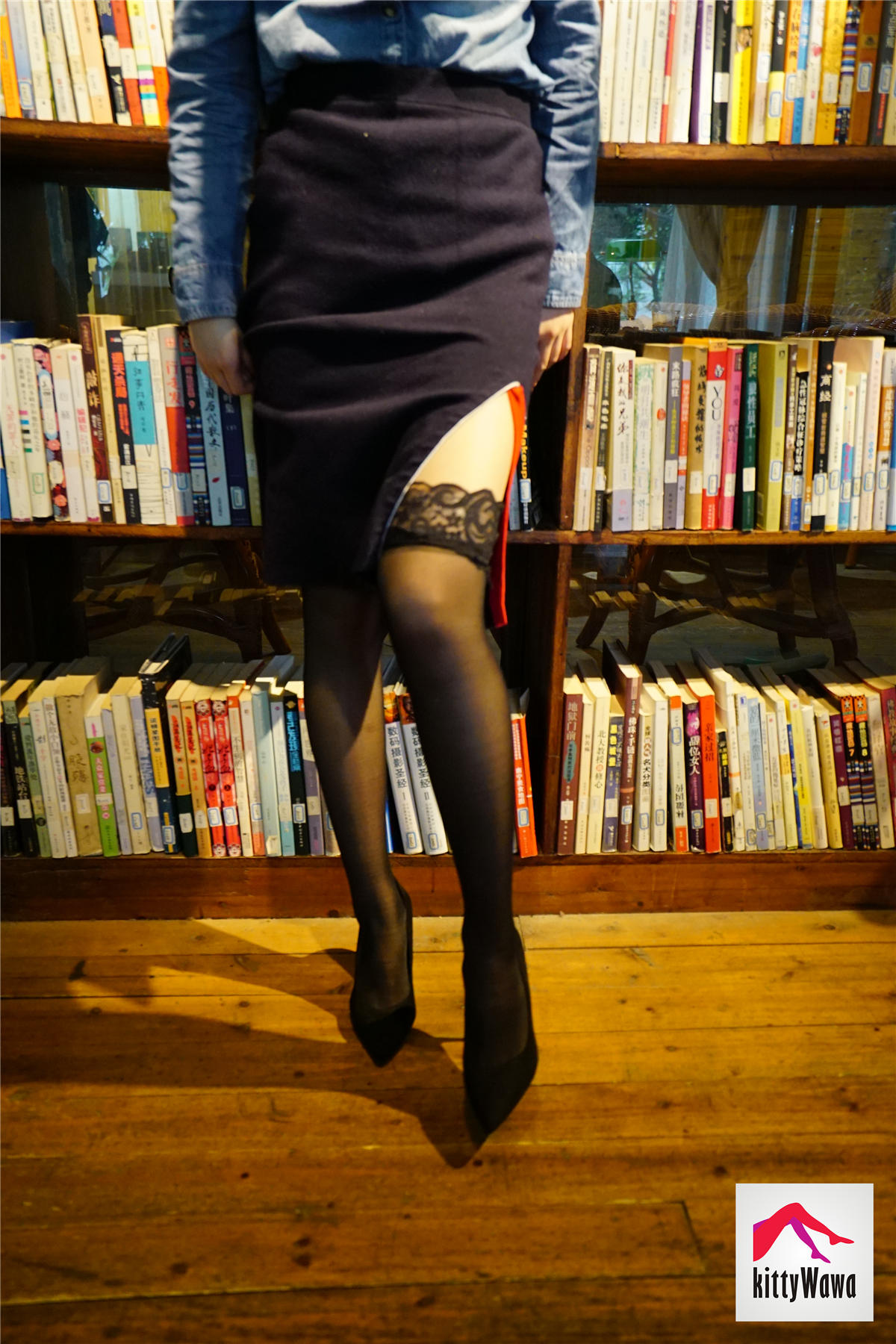 袜小喵 KT020 开叉裙和小蕾丝 [99P+32M]_第3集