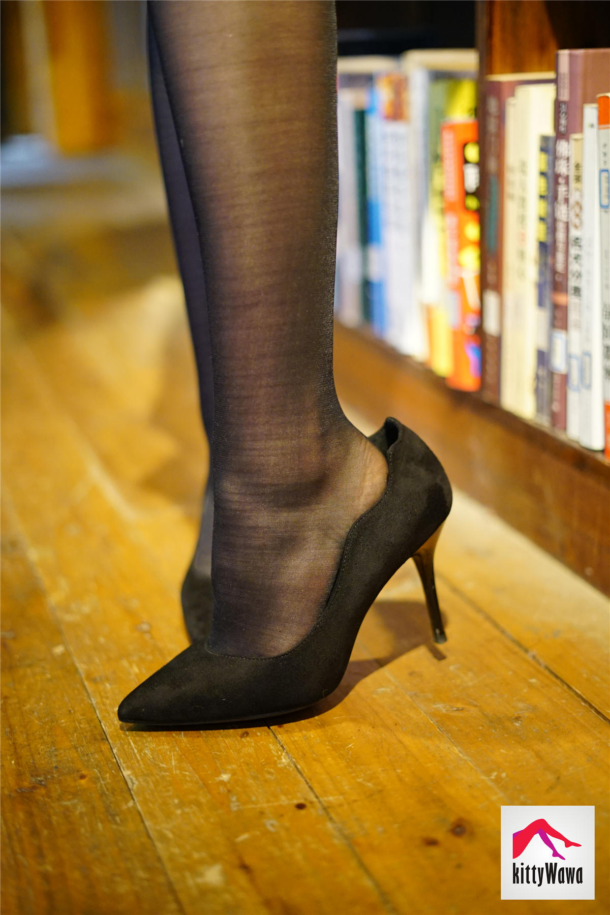 袜小喵 KT020 开叉裙和小蕾丝 [99P+32M]_第4集