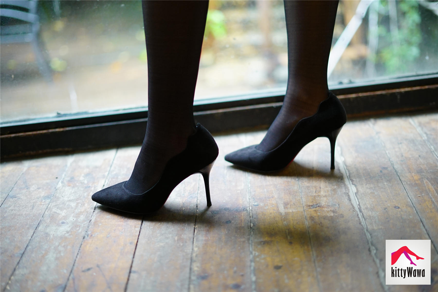 袜小喵 KT020 开叉裙和小蕾丝 [99P+32M]_第5集