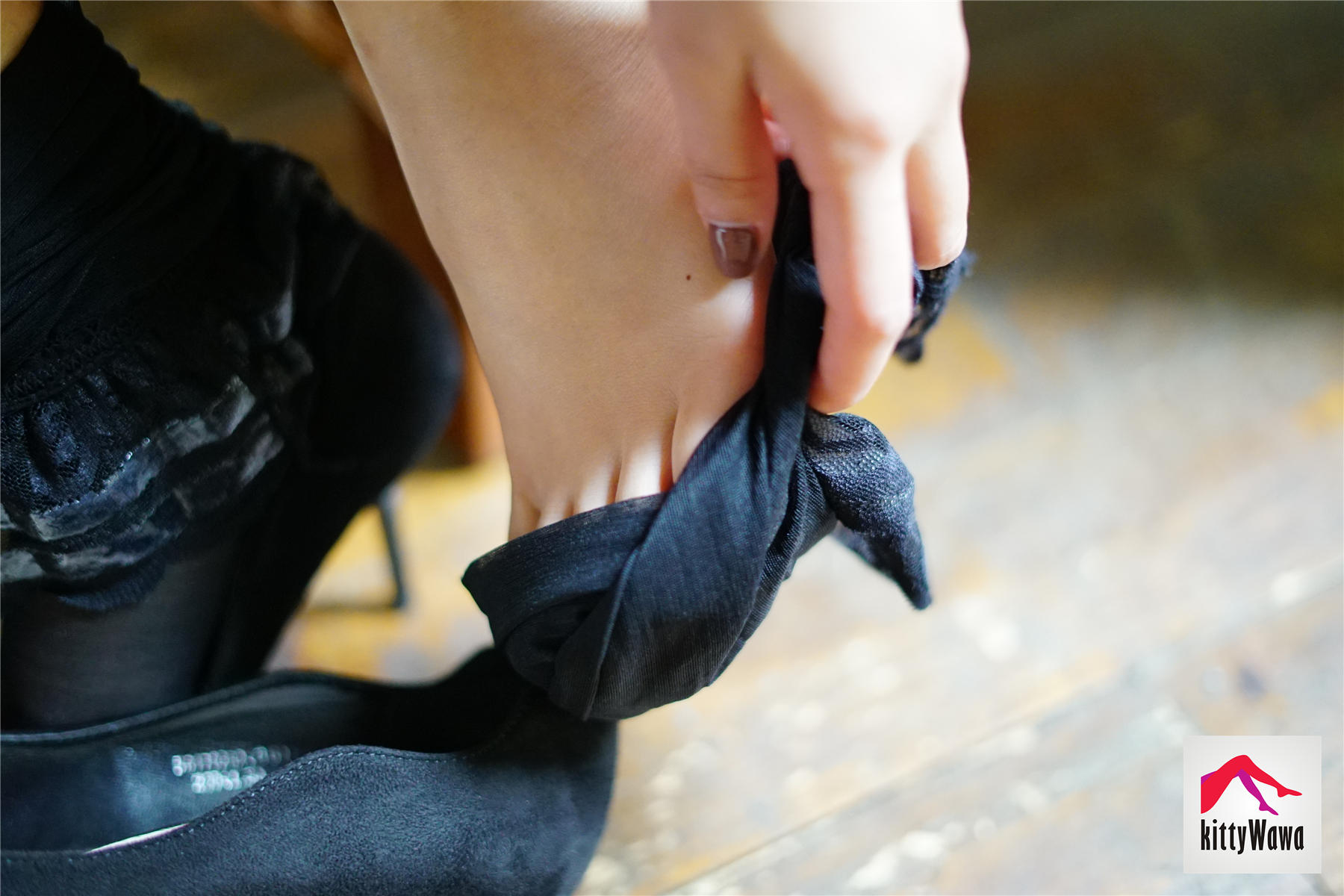 袜小喵 KT020 开叉裙和小蕾丝 [99P+32M]_第5集