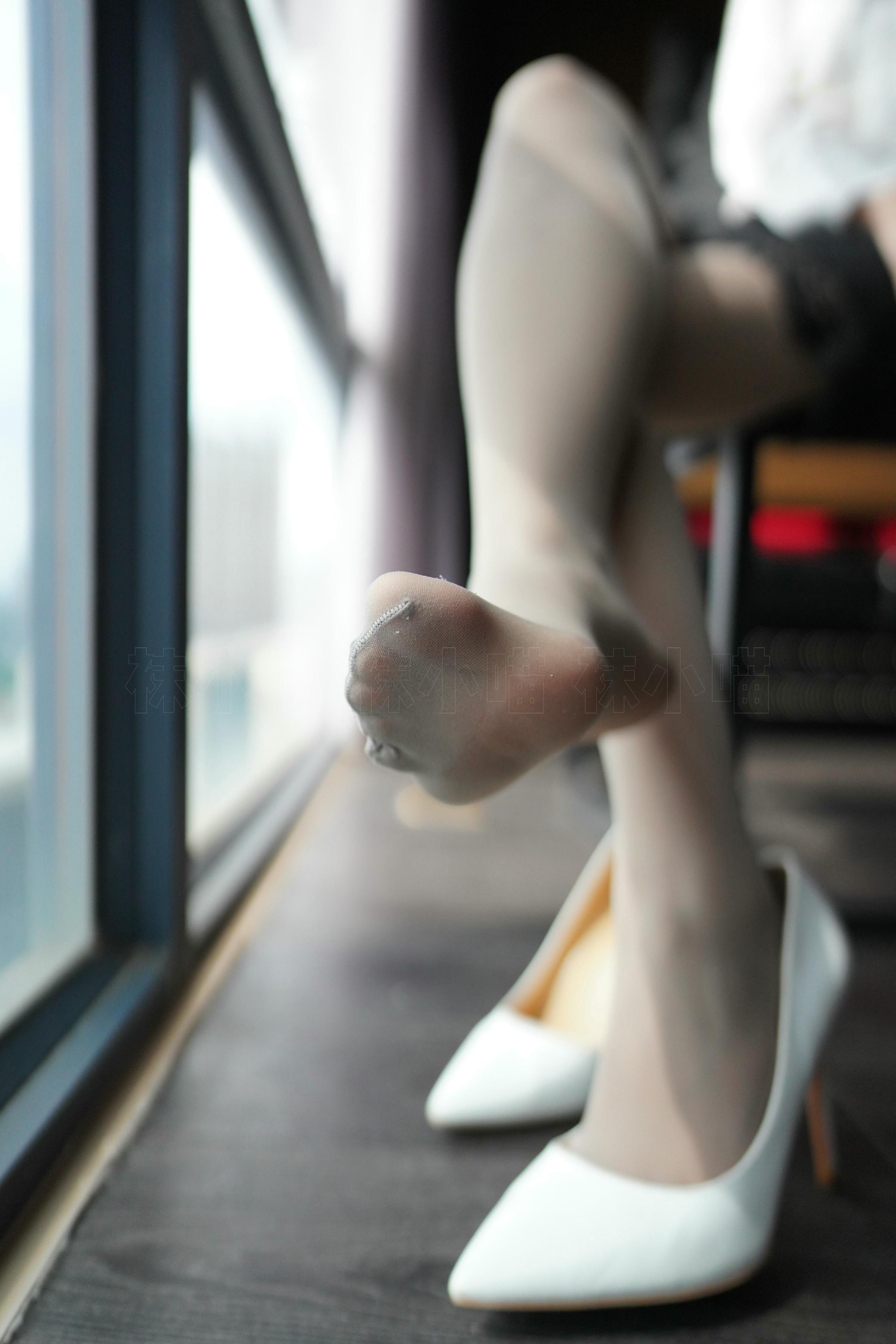 袜小喵 KT207 窗前的骚动 [59P+111M]_第1集