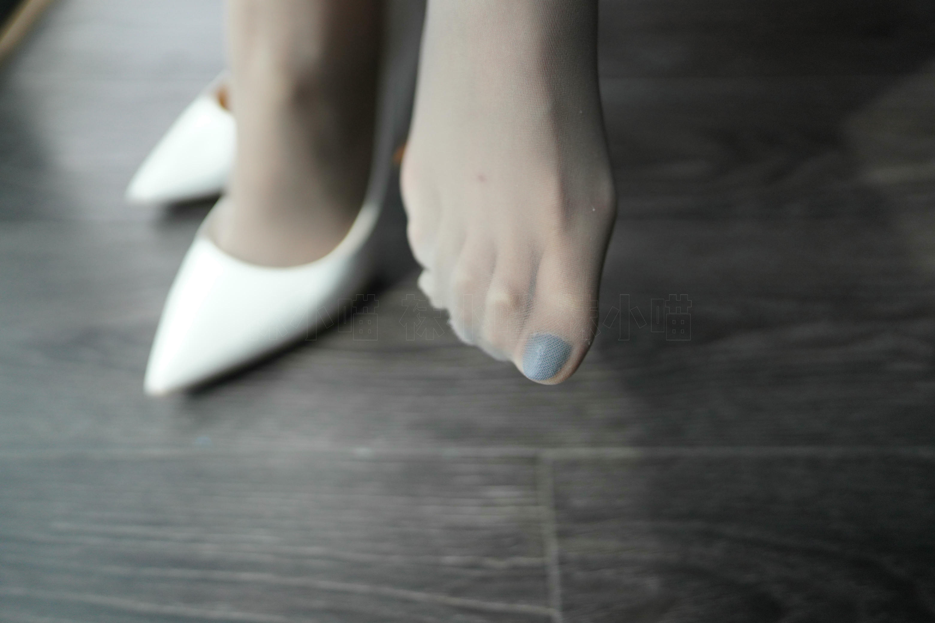 袜小喵 KT207 窗前的骚动 [59P+111M]_第1集