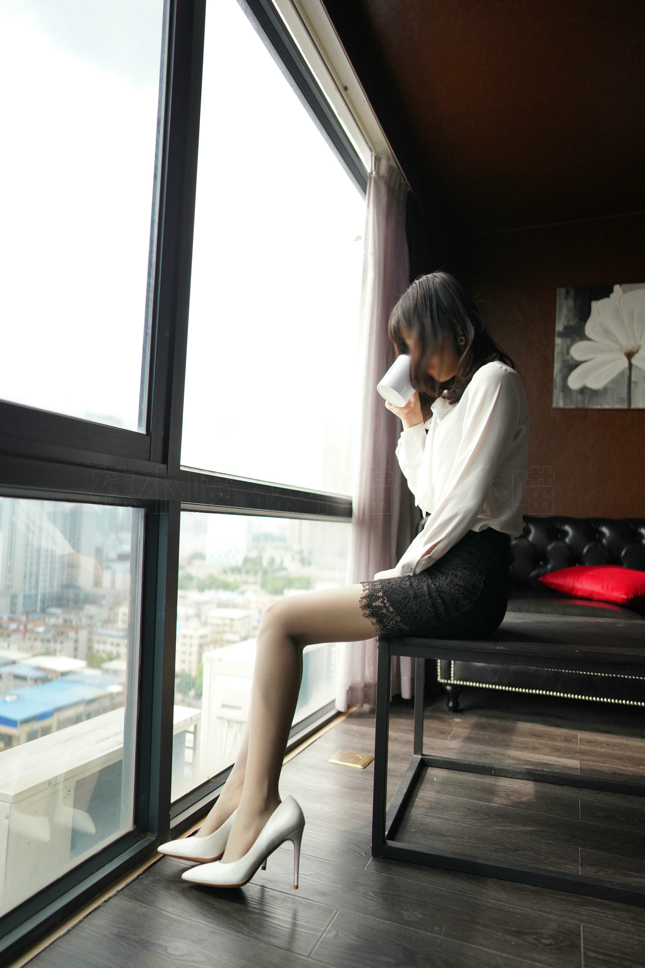 袜小喵 KT207 窗前的骚动 [59P+111M]_第2集