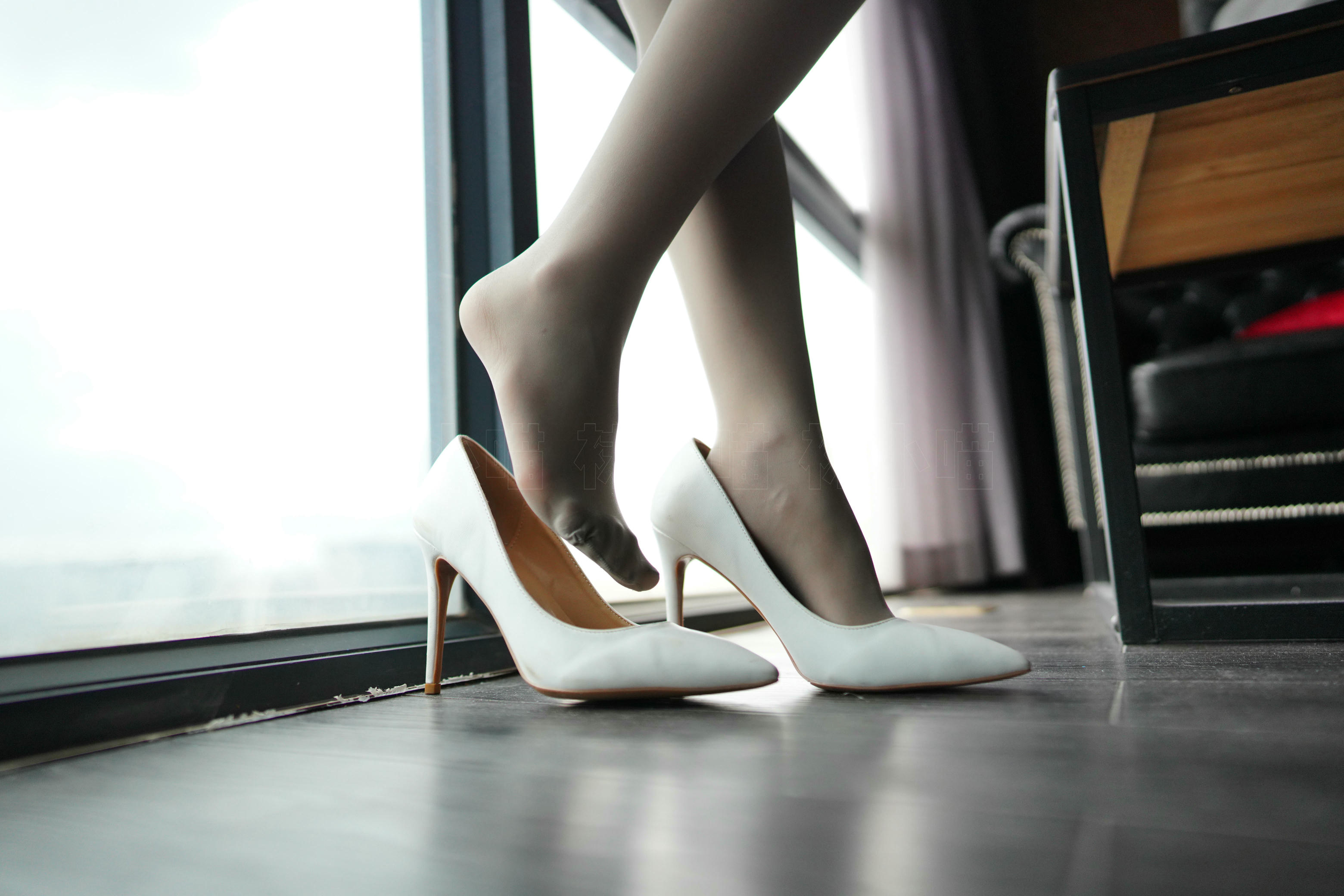 袜小喵 KT207 窗前的骚动 [59P+111M]_第2集