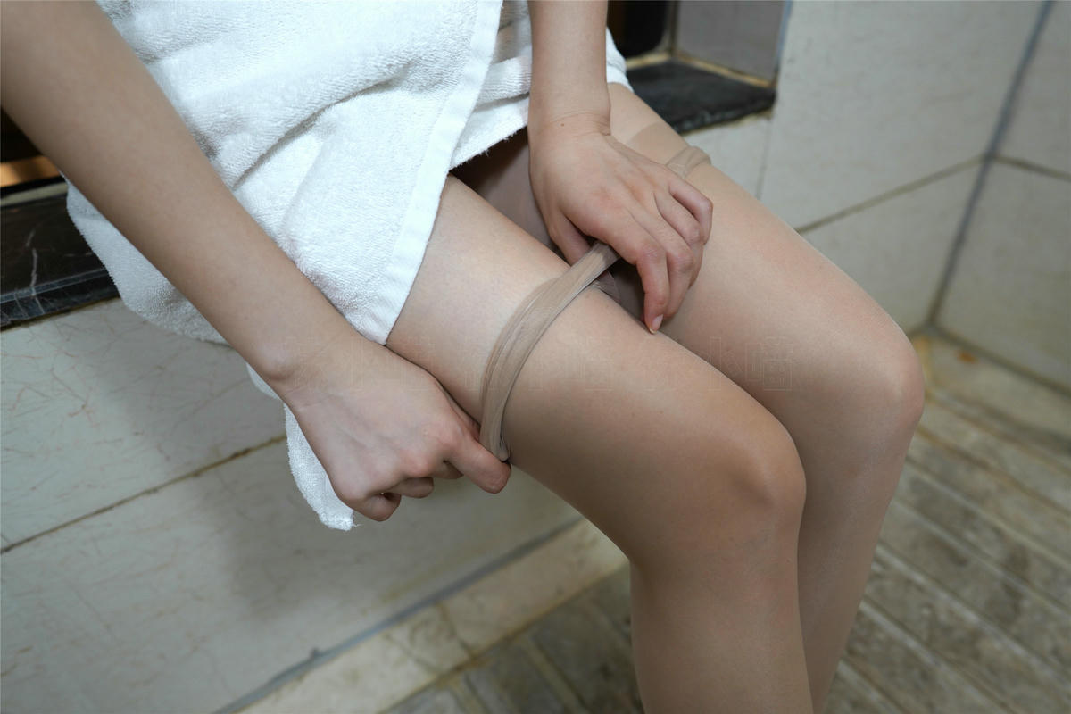 袜小喵 KT226 浴袍×丝袜 [95P+118M]_第4集