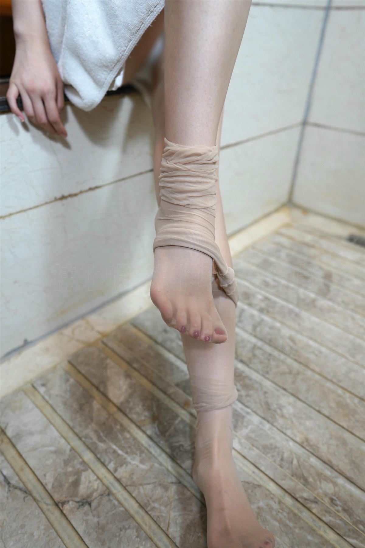 袜小喵 KT226 浴袍×丝袜 [95P+118M]_第5集