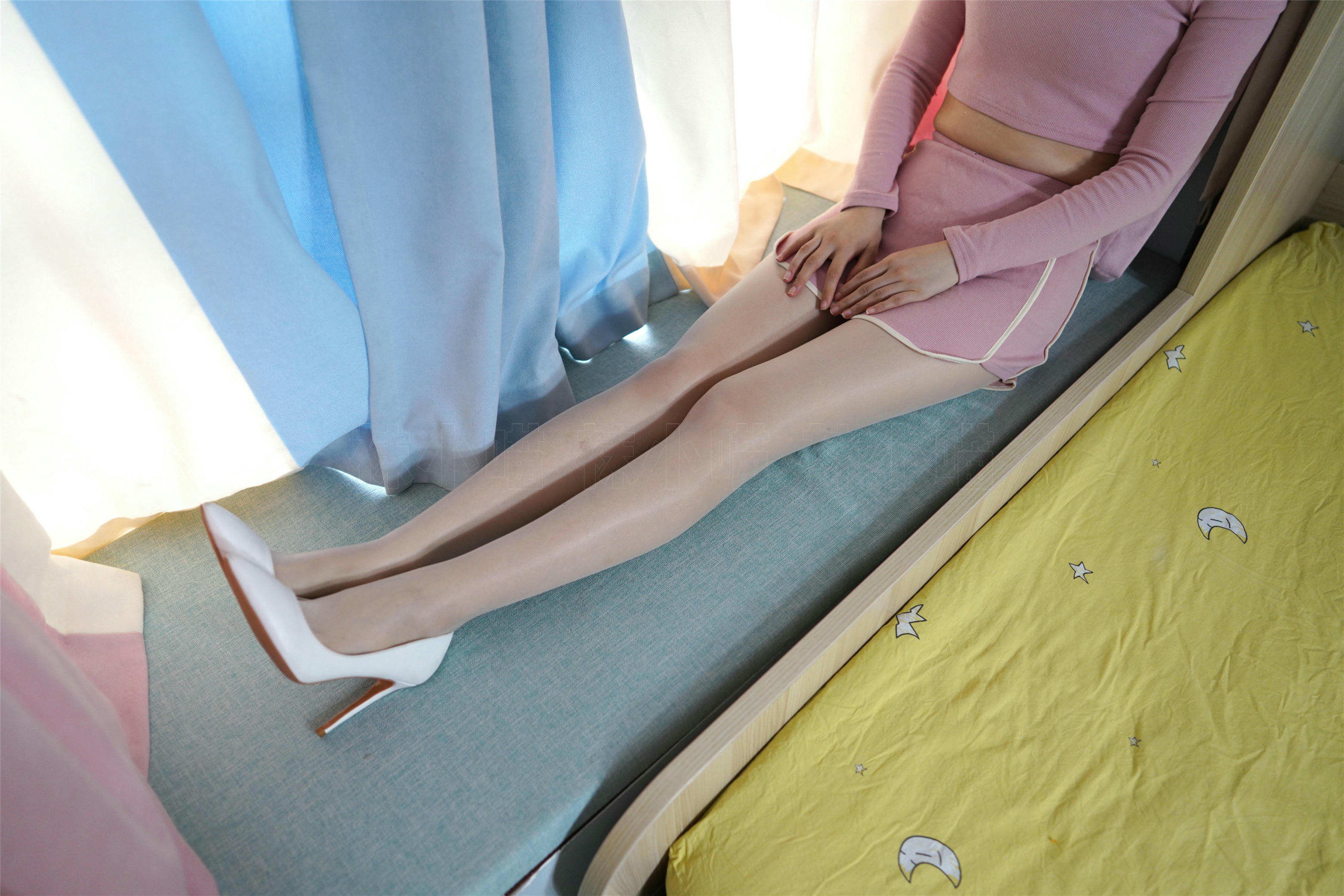 袜小喵 KT231 粉嫩暴击 [96P+236M]_第1集