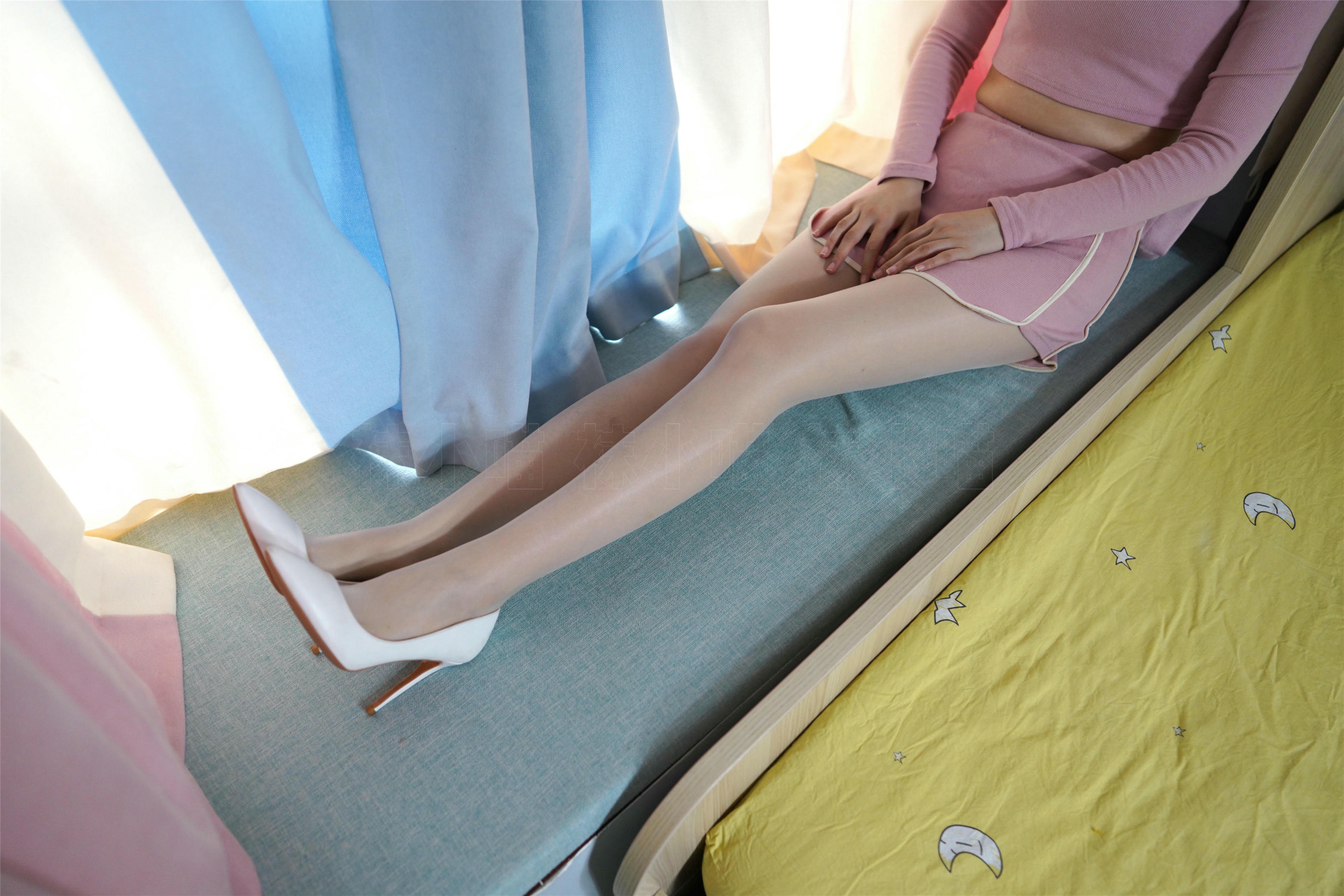 袜小喵 KT231 粉嫩暴击 [96P+236M]_第1集