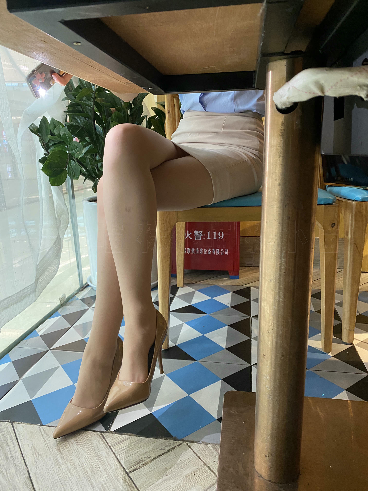 袜小喵 KT233 悄悄跟上她 [90P+124M]_第1集