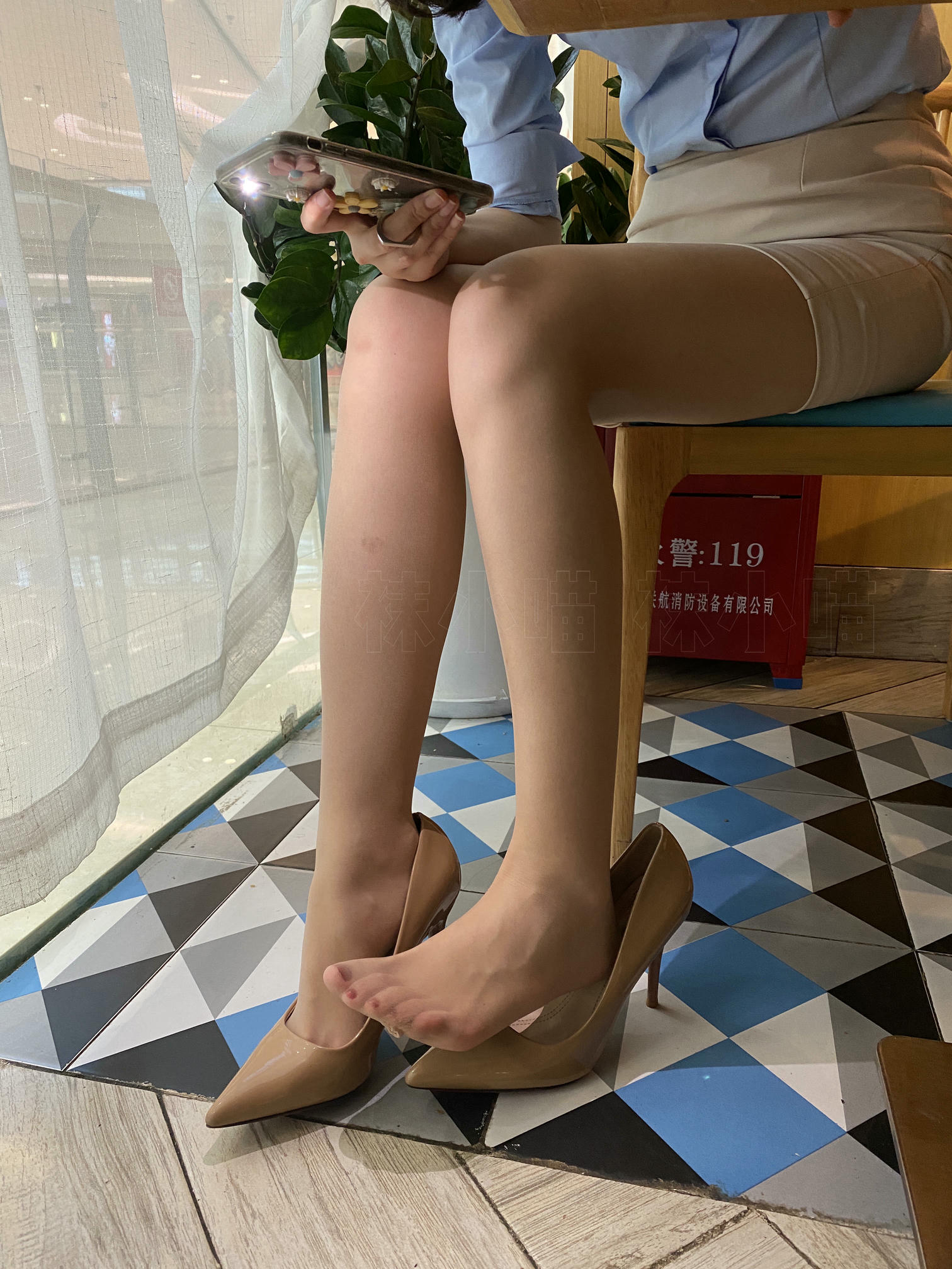 袜小喵 KT233 悄悄跟上她 [90P+124M]_第1集