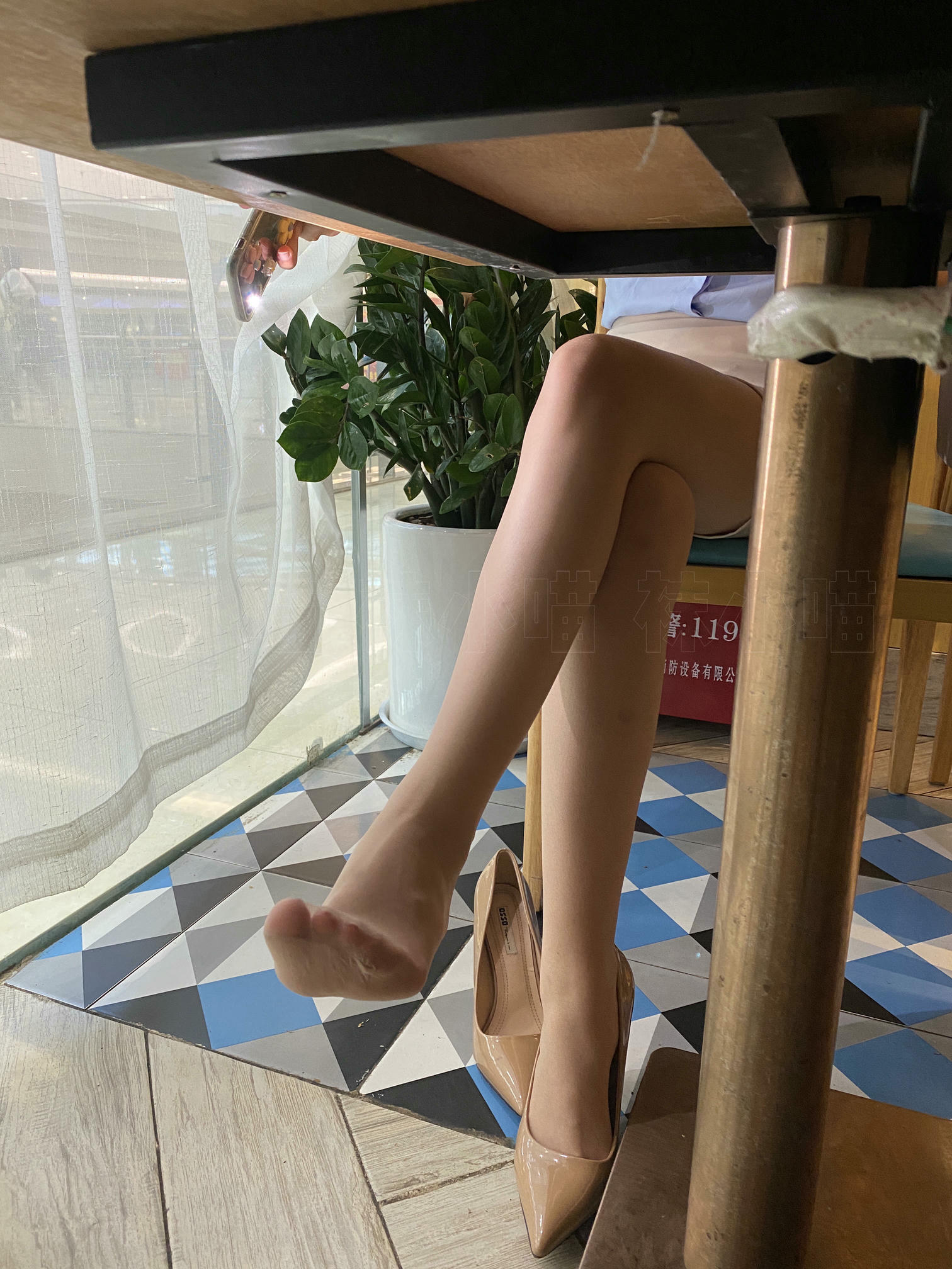 袜小喵 KT233 悄悄跟上她 [90P+124M]_第2集