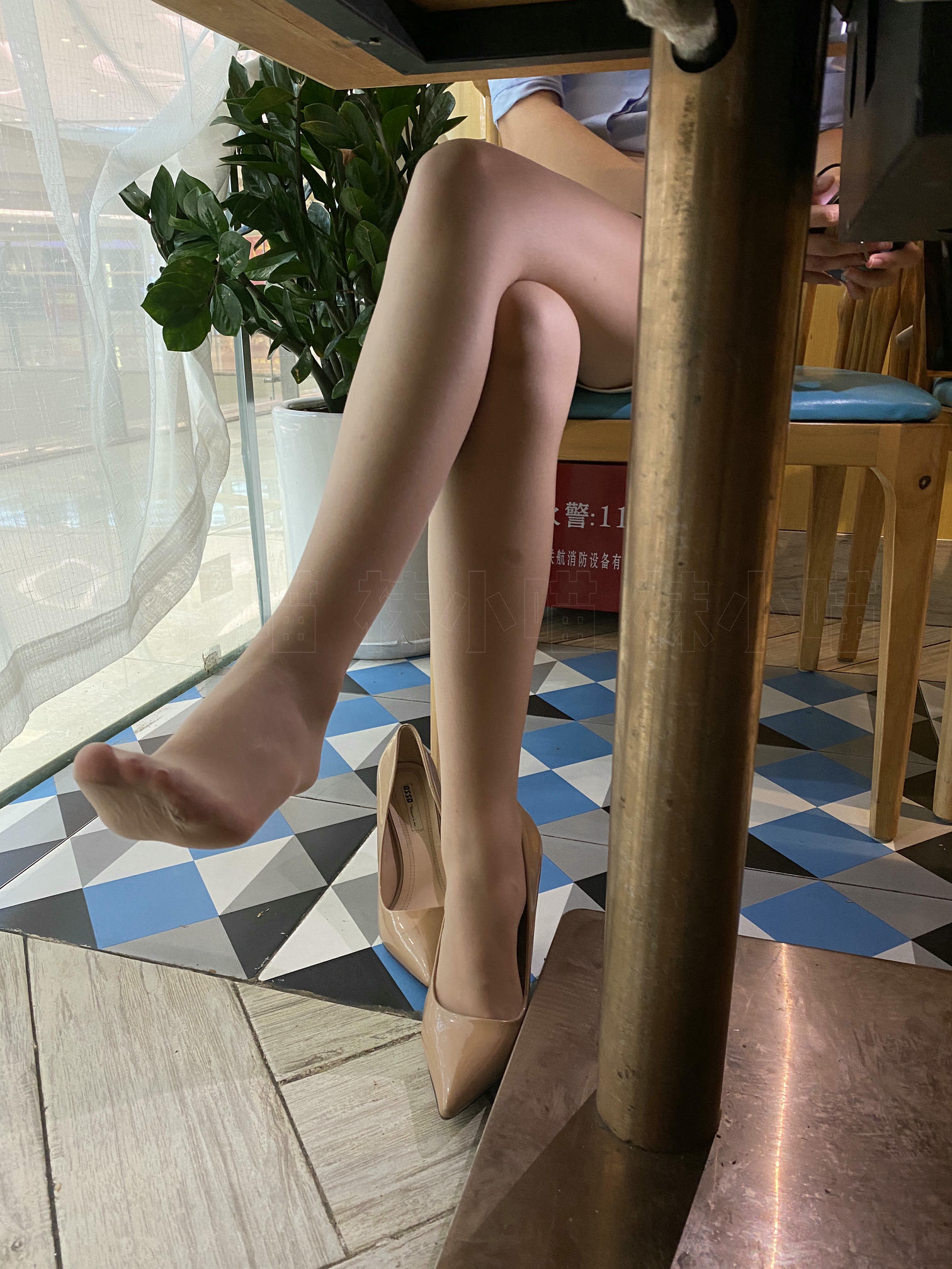 袜小喵 KT233 悄悄跟上她 [90P+124M]_第2集