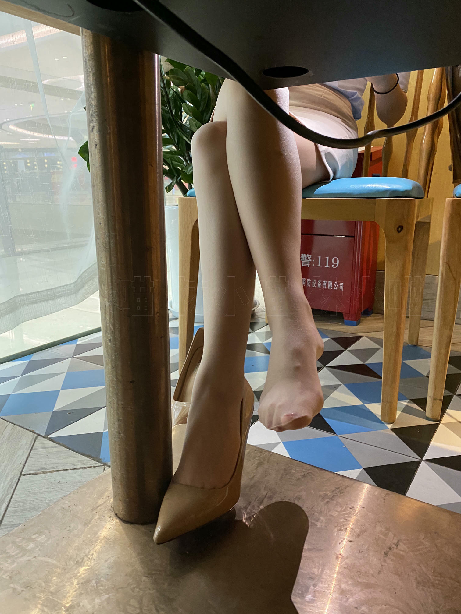 袜小喵 KT233 悄悄跟上她 [90P+124M]_第2集