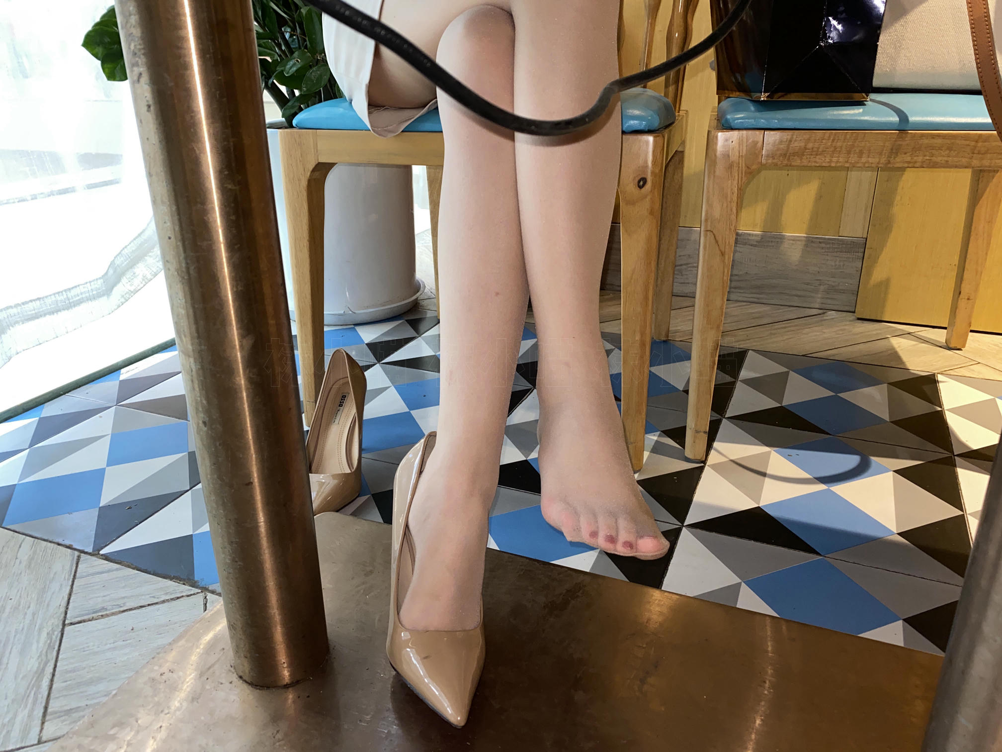 袜小喵 KT233 悄悄跟上她 [90P+124M]_第2集