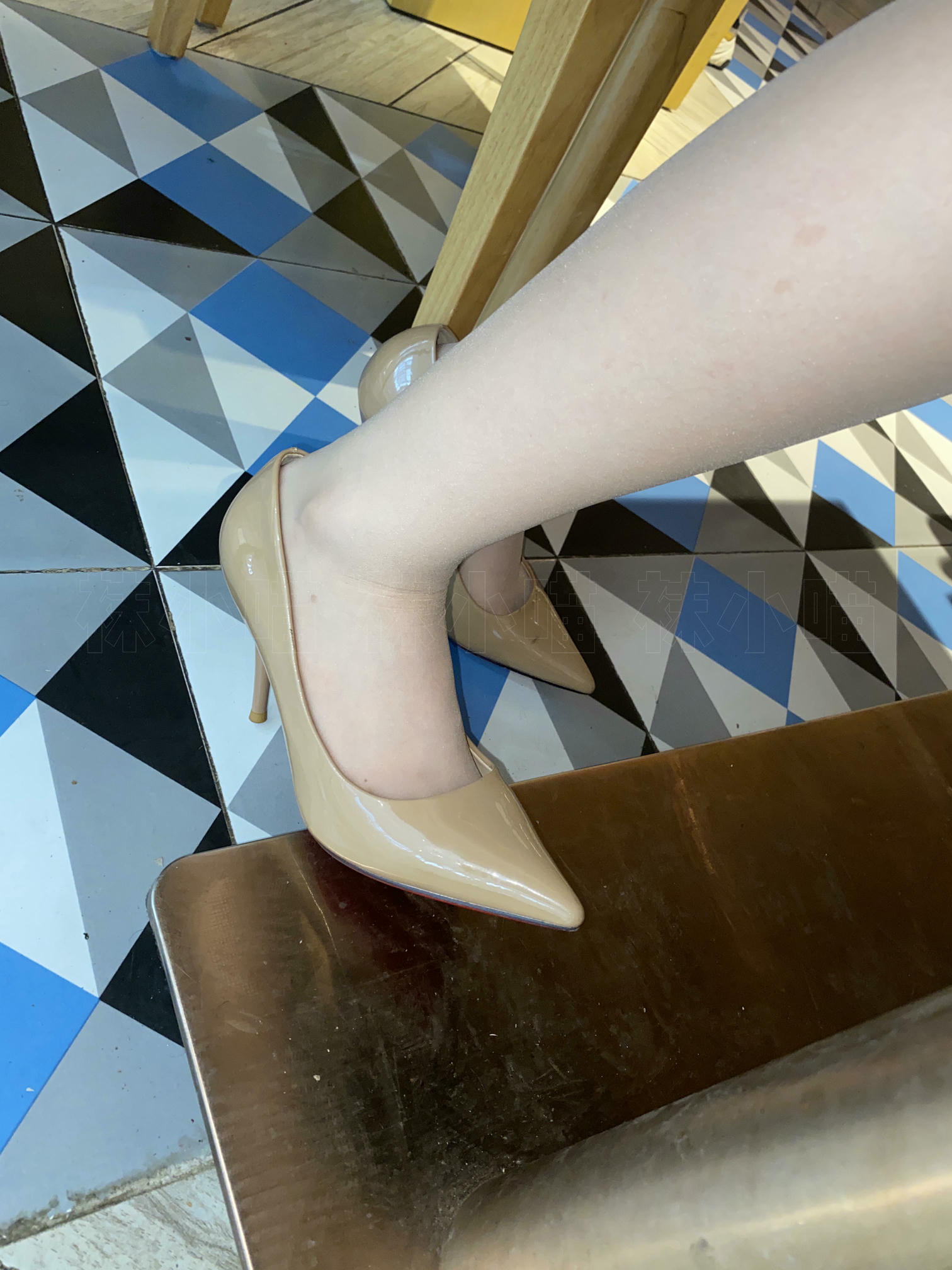 袜小喵 KT233 悄悄跟上她 [90P+124M]_第3集