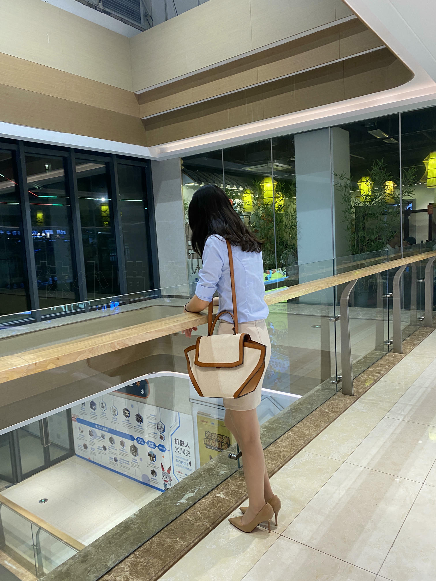 袜小喵 KT233 悄悄跟上她 [90P+124M]_第3集