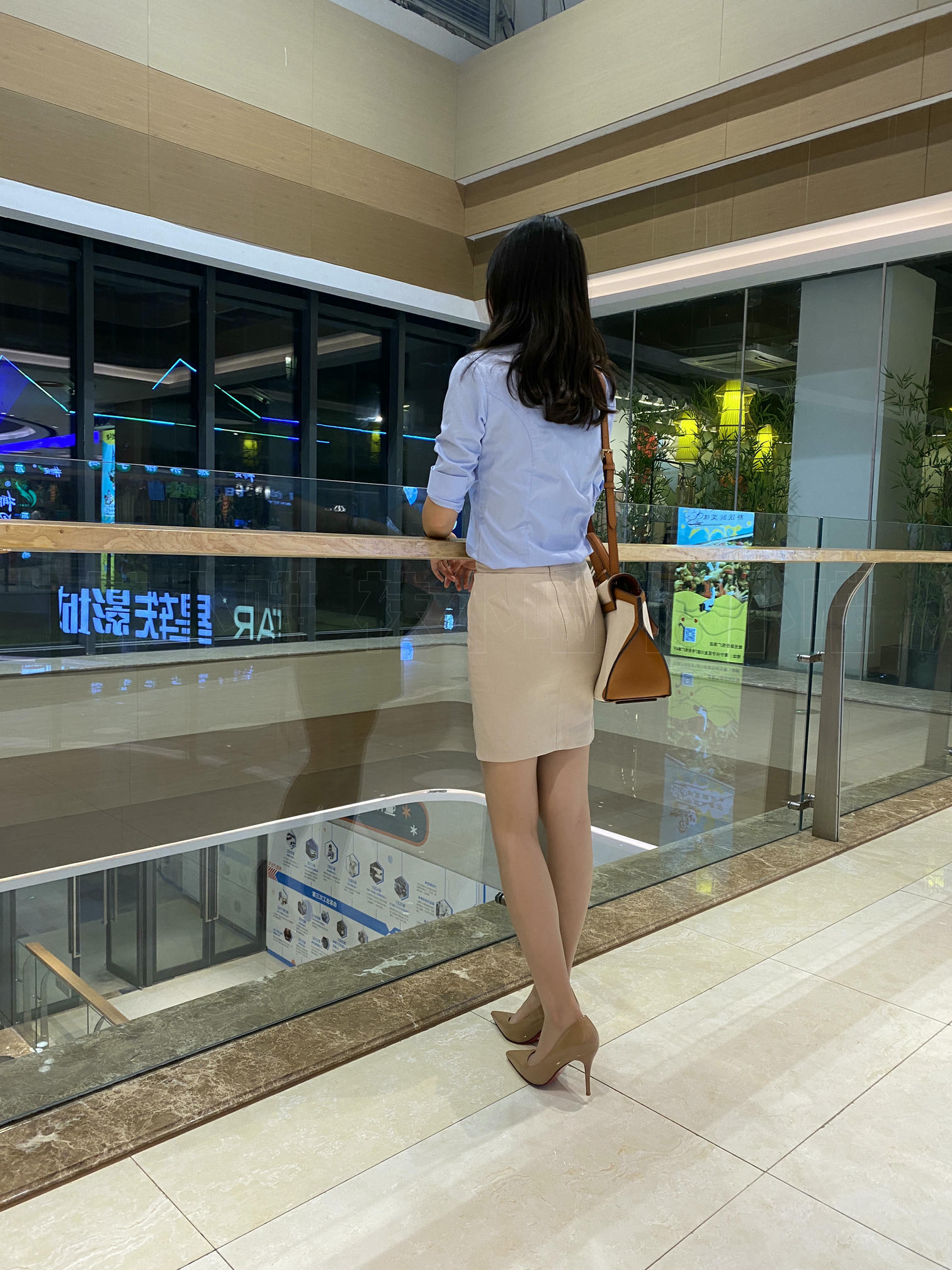 袜小喵 KT233 悄悄跟上她 [90P+124M]_第4集