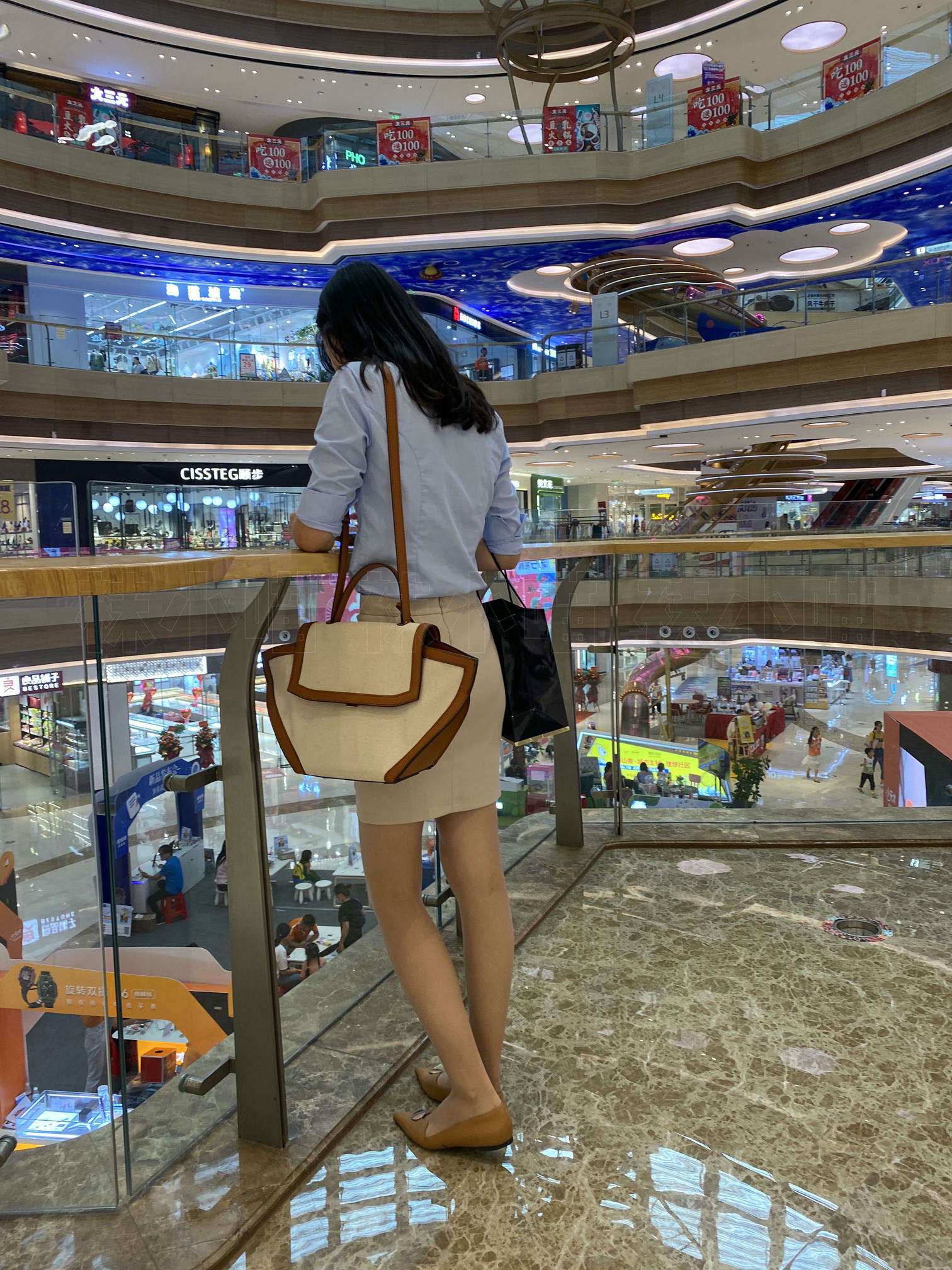 袜小喵 KT233 悄悄跟上她 [90P+124M]_第1集