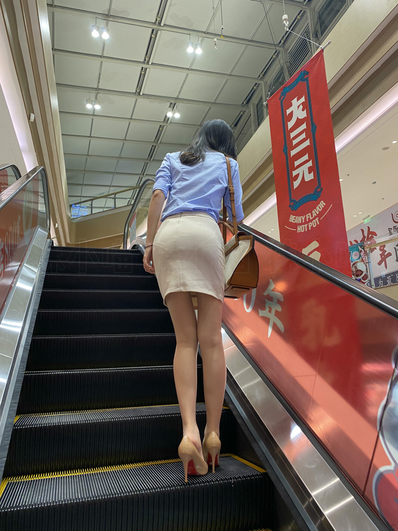 袜小喵 KT233 悄悄跟上她 [90P+124M]_第4集