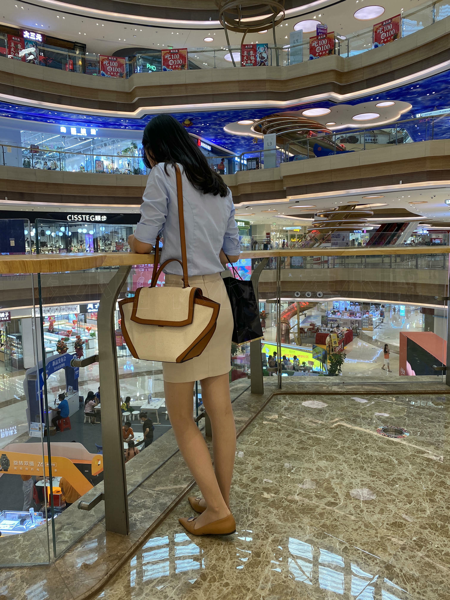 袜小喵 KT233 悄悄跟上她 [90P+124M]_第1集