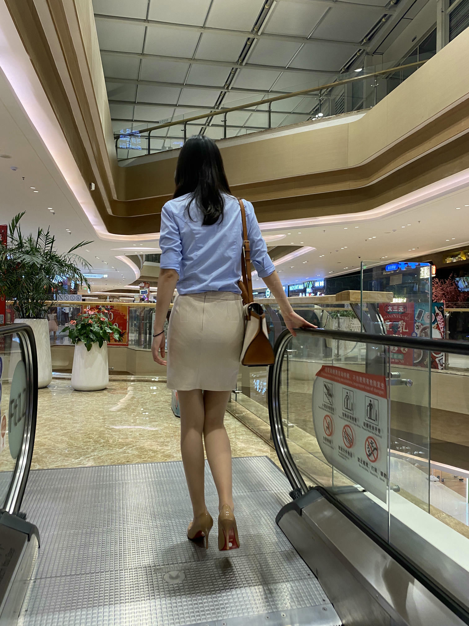 袜小喵 KT233 悄悄跟上她 [90P+124M]_第5集