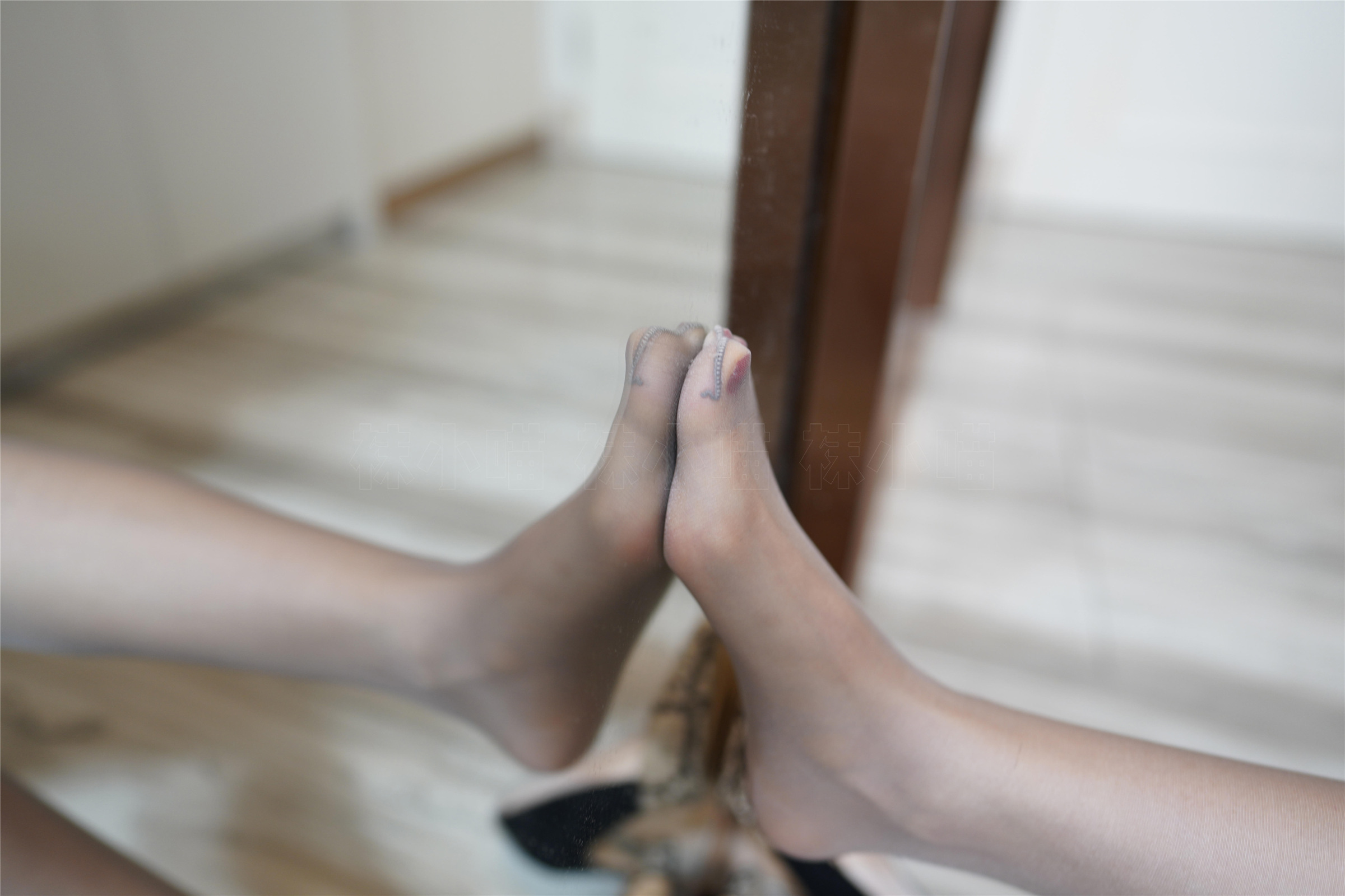 袜小喵 KT236 搔腿弄姿 [88P+98M]_第1集