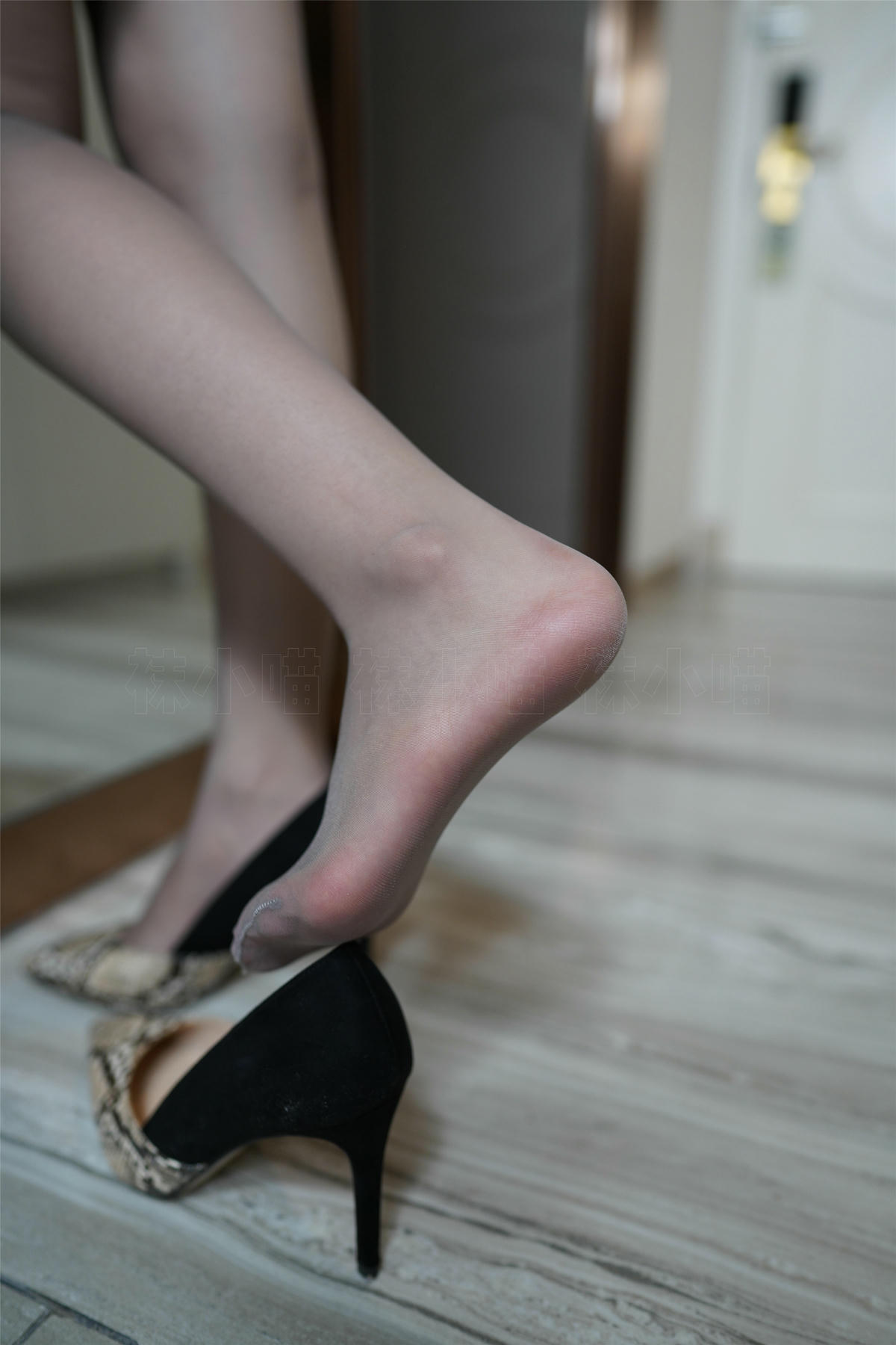 袜小喵 KT236 搔腿弄姿 [88P+98M]_第3集