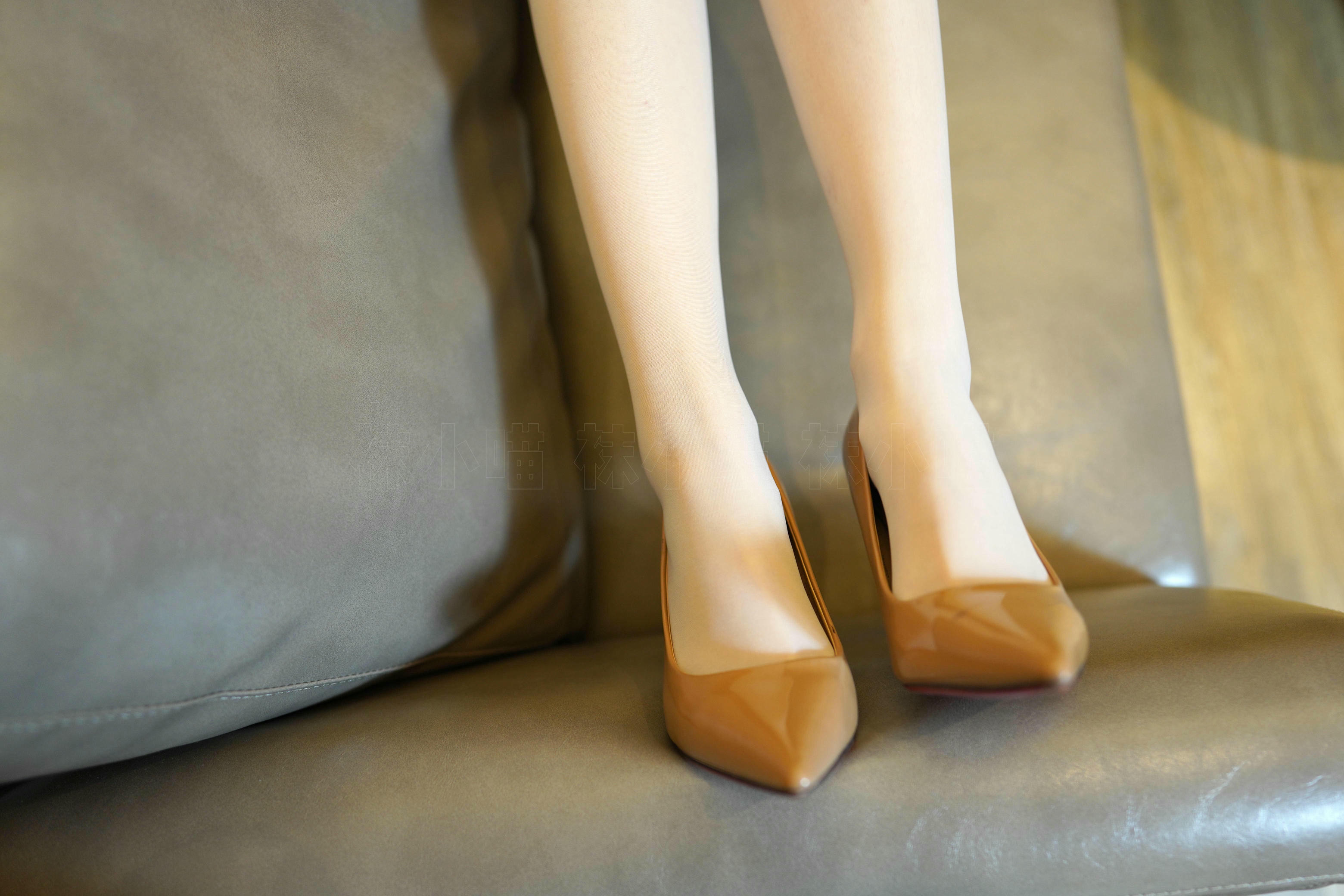 袜小喵 KT241 穿上直筒袜 [99P+137M]_第2集