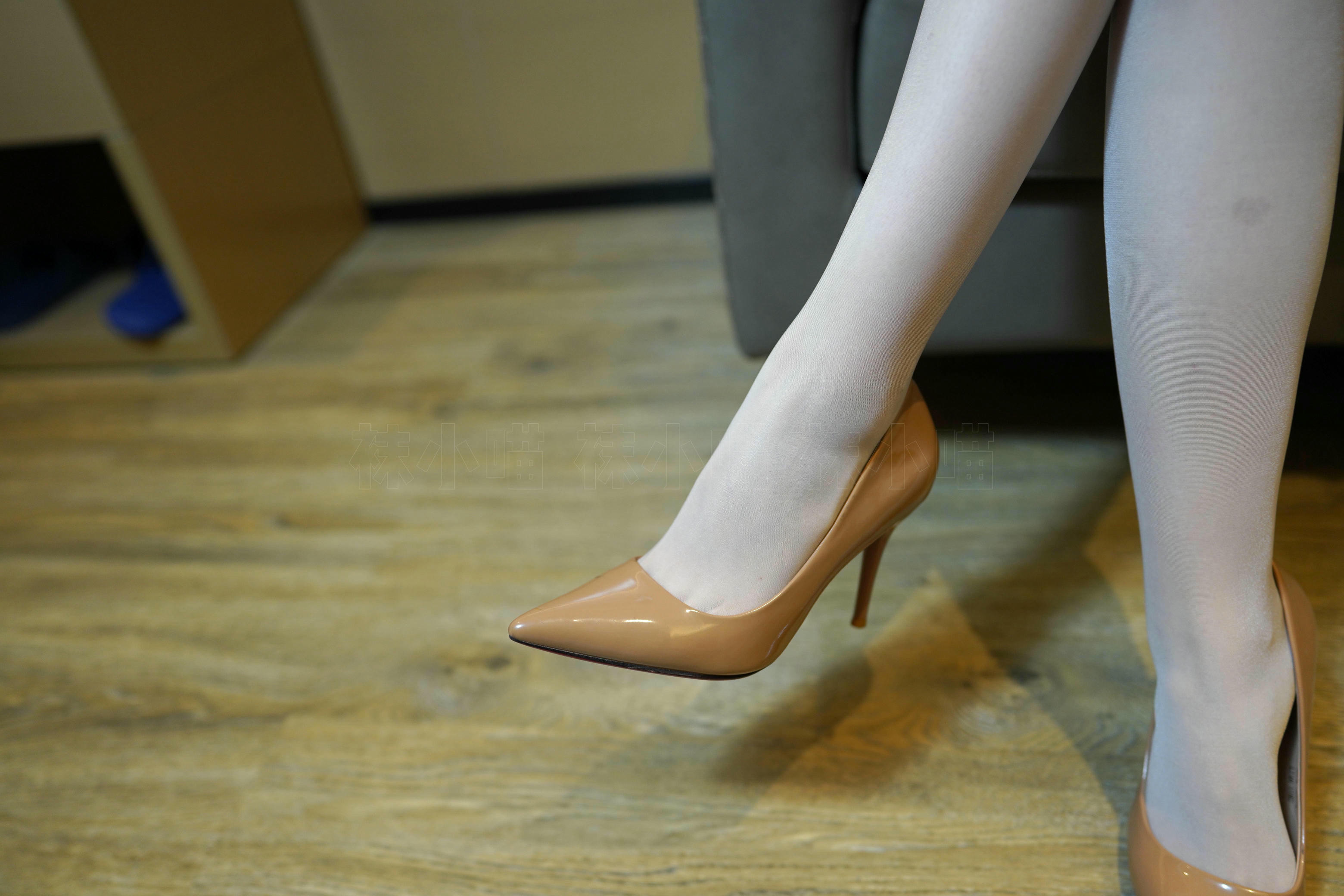 袜小喵 KT241 穿上直筒袜 [99P+137M]_第1集