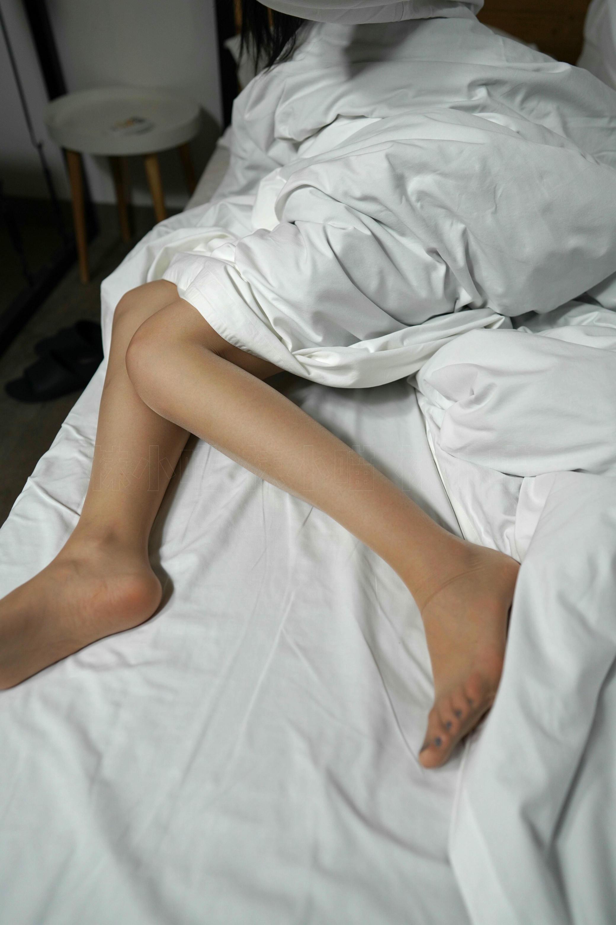 袜小喵 KT247 同事帮我修电视：上 [99P+262M]_第1集