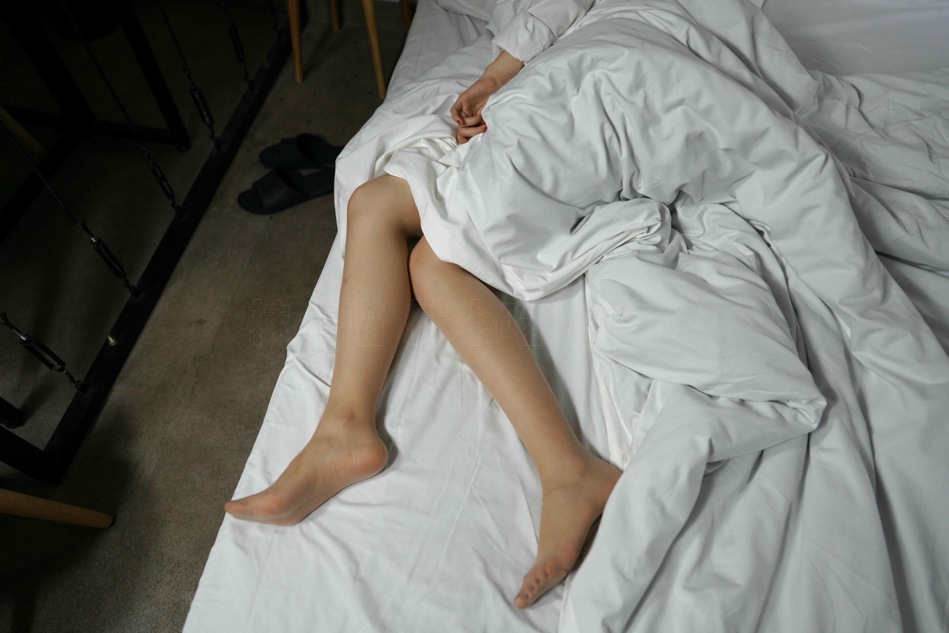 袜小喵 KT247 同事帮我修电视：上 [99P+262M]_第1集