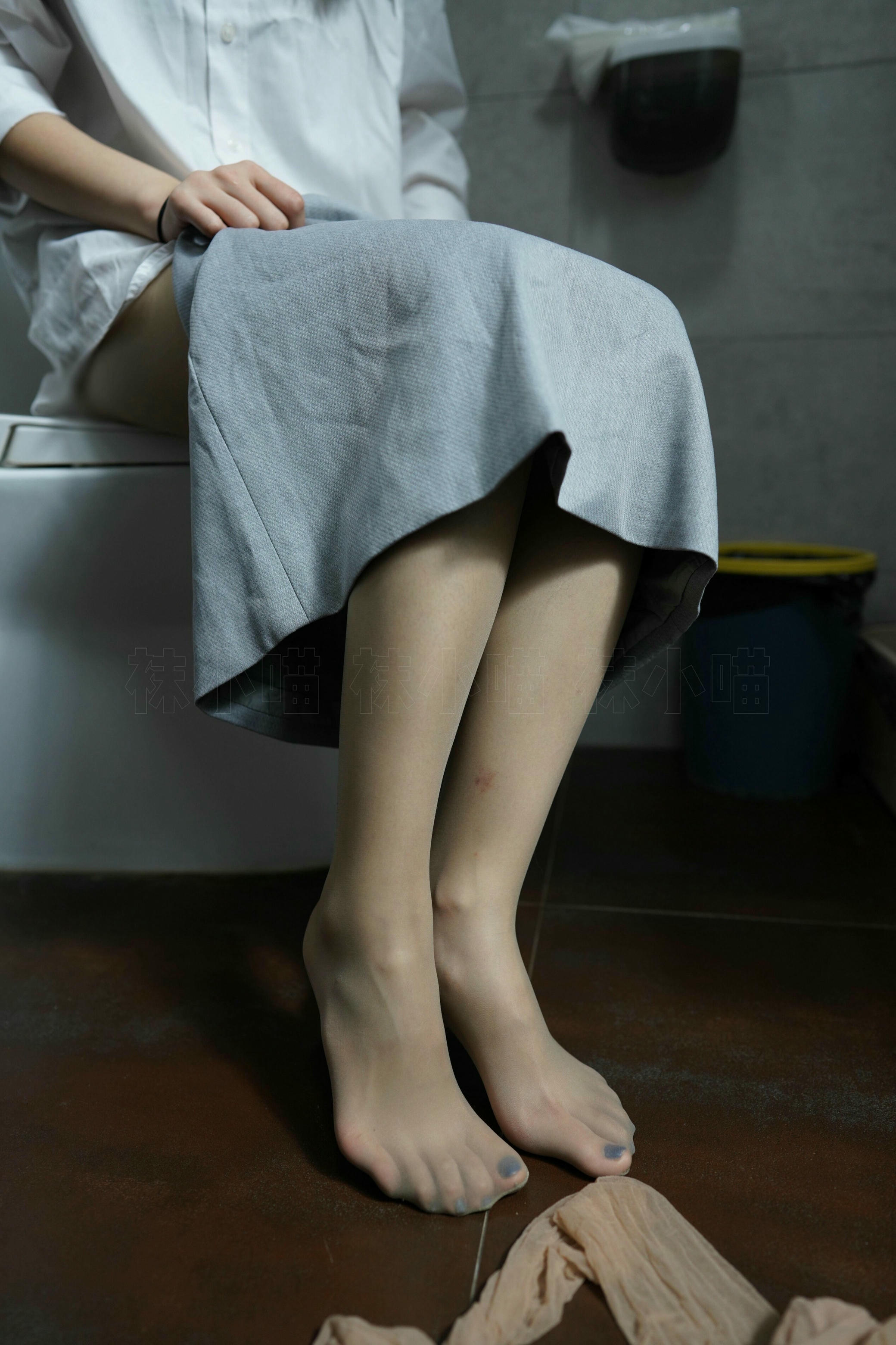 袜小喵 KT248 同事帮我修电视：中 [83P+190M]_第3集