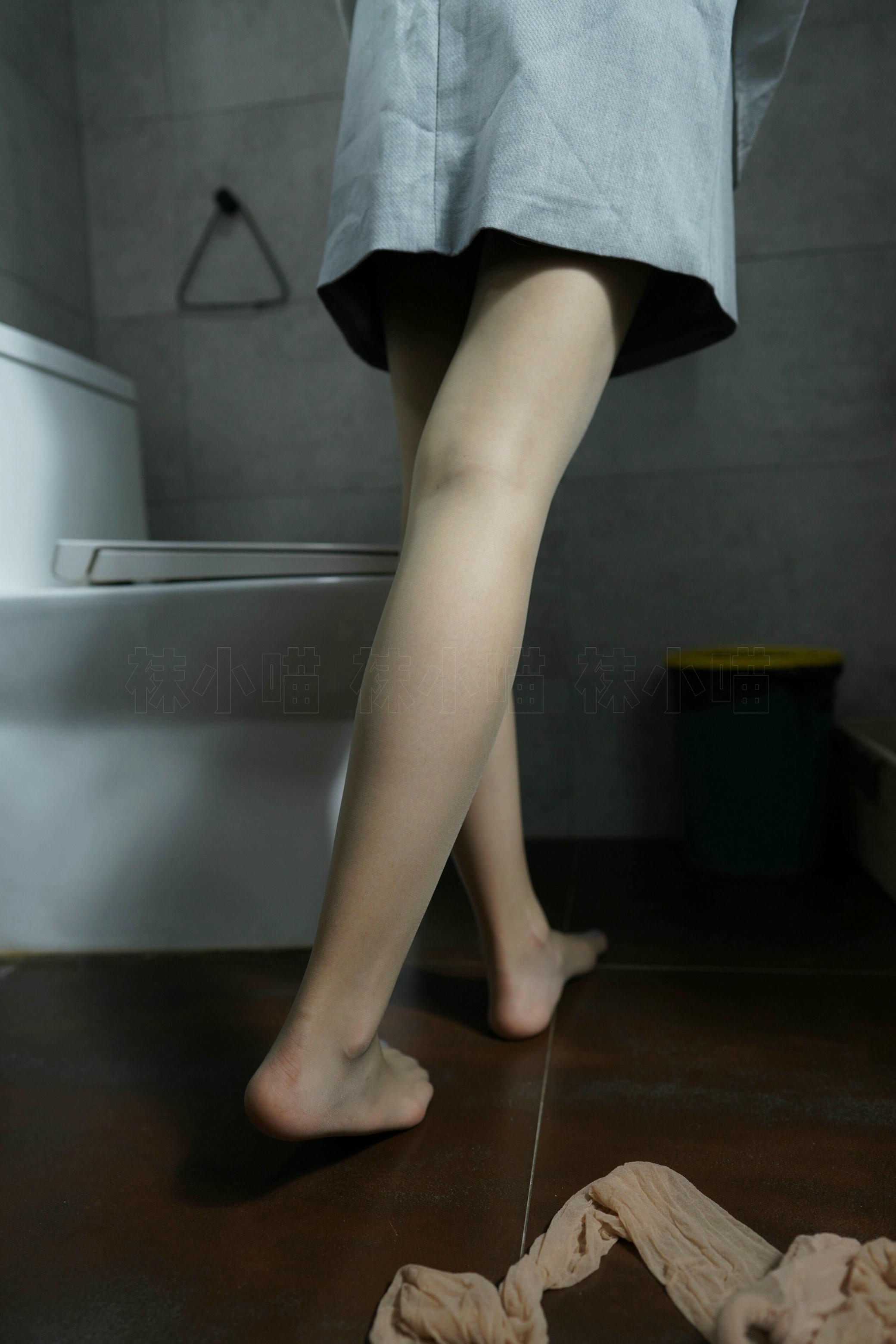 袜小喵 KT248 同事帮我修电视：中 [83P+190M]_第4集