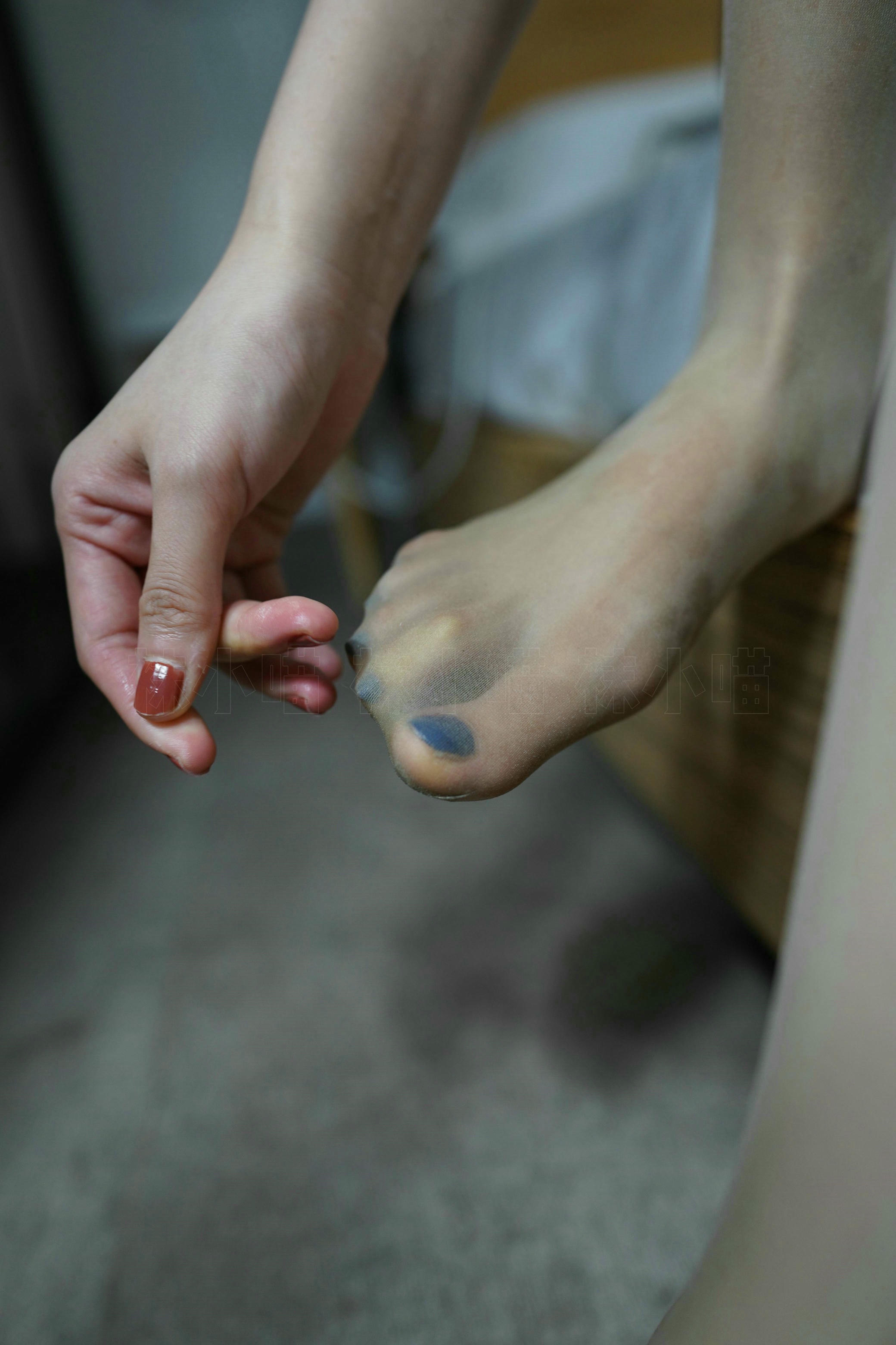 袜小喵 KT249 同事帮我修电视：下 [99P+256M]_第2集